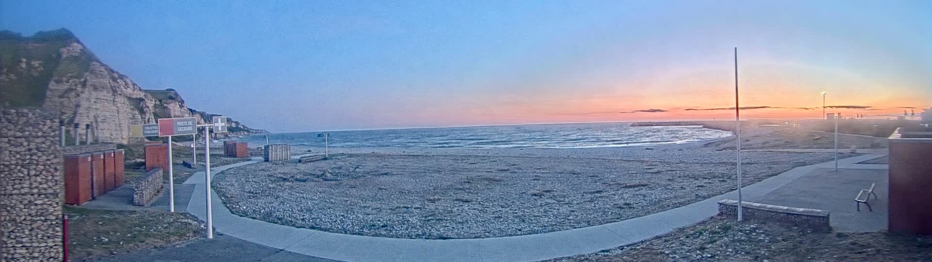 Plage de Saint-Jouin-Bruneval Beach Live Cam - Le Havre, Seine-Maritime, Normandie, France