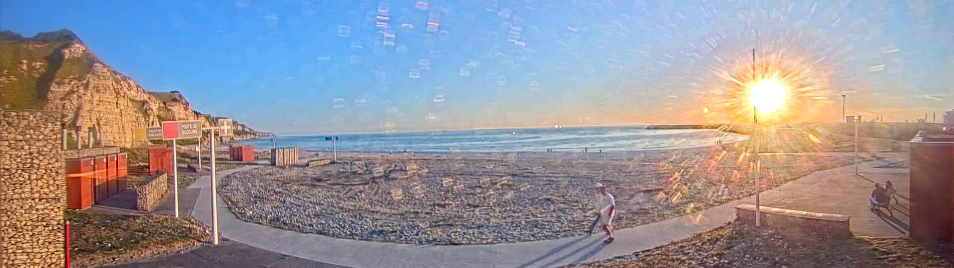 Plage de Saint-Jouin-Bruneval Beach Live Cam - Le Havre, Seine-Maritime, Normandie, France