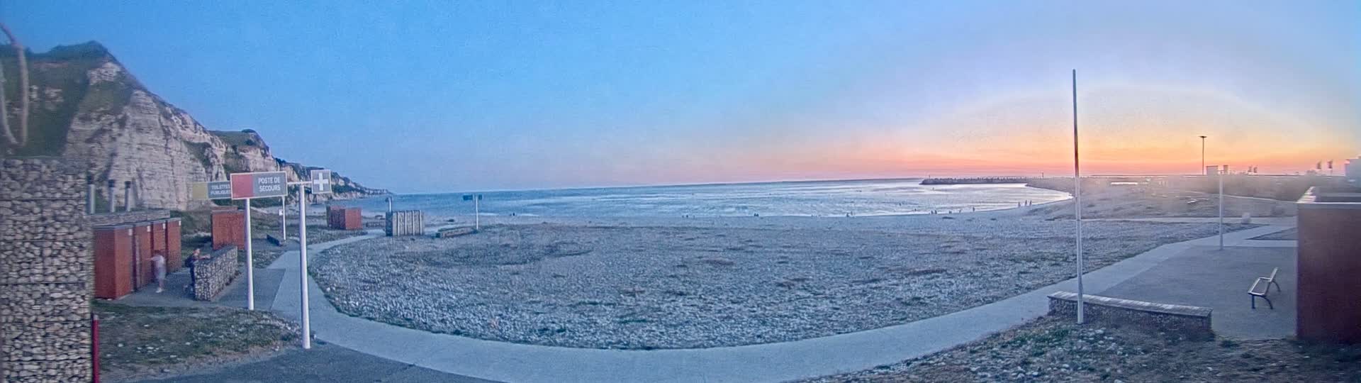 Plage de Saint-Jouin-Bruneval Beach Live Cam - Le Havre, Seine-Maritime, Normandie, France