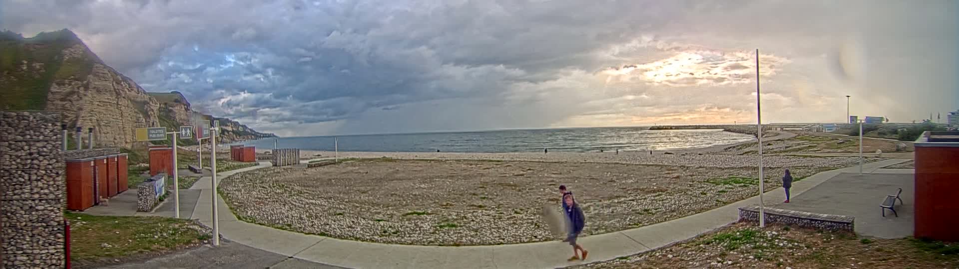 Plage de Saint-Jouin-Bruneval Beach Live Cam - Le Havre, Seine-Maritime, Normandie, France