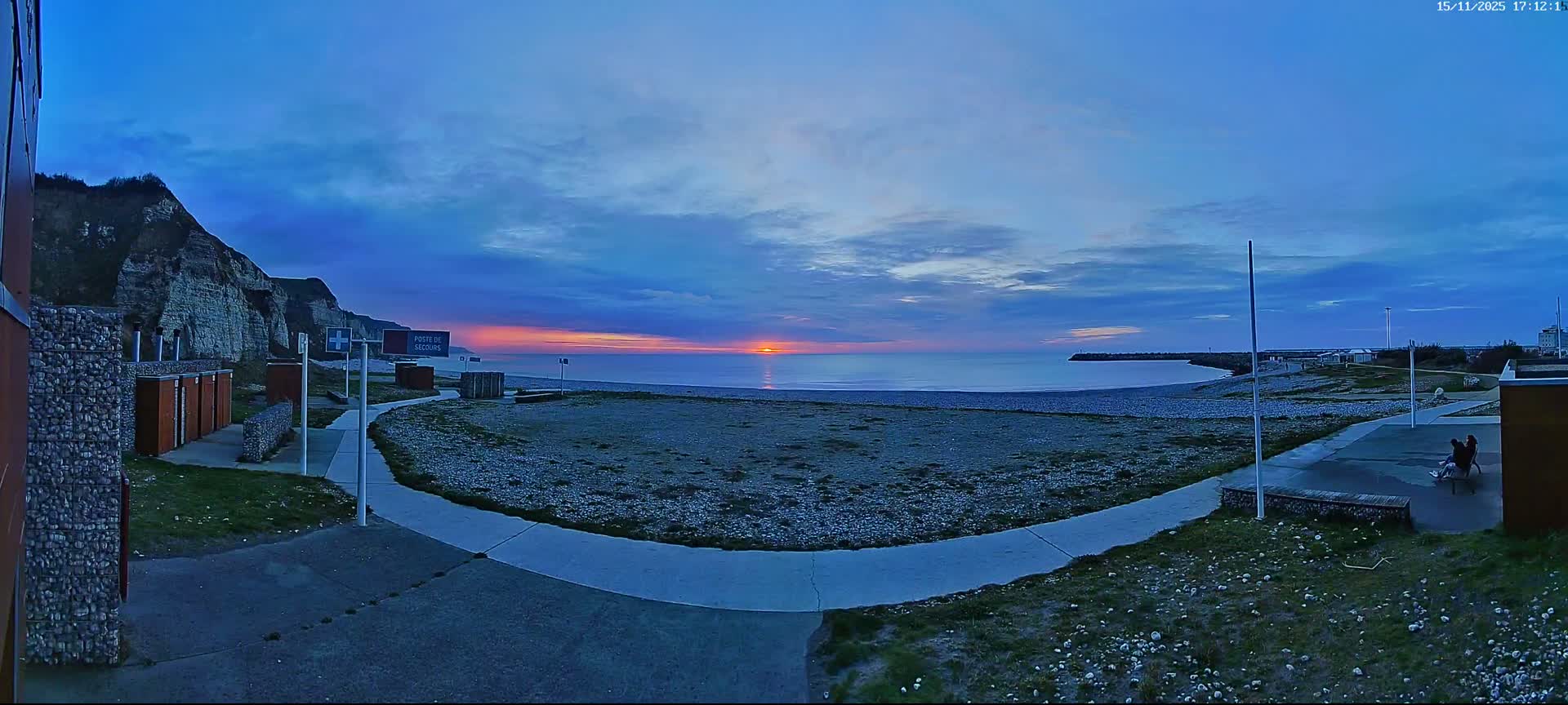 Plage de Saint-Jouin-Bruneval Beach Live Cam - Le Havre, Seine-Maritime, Normandie, France