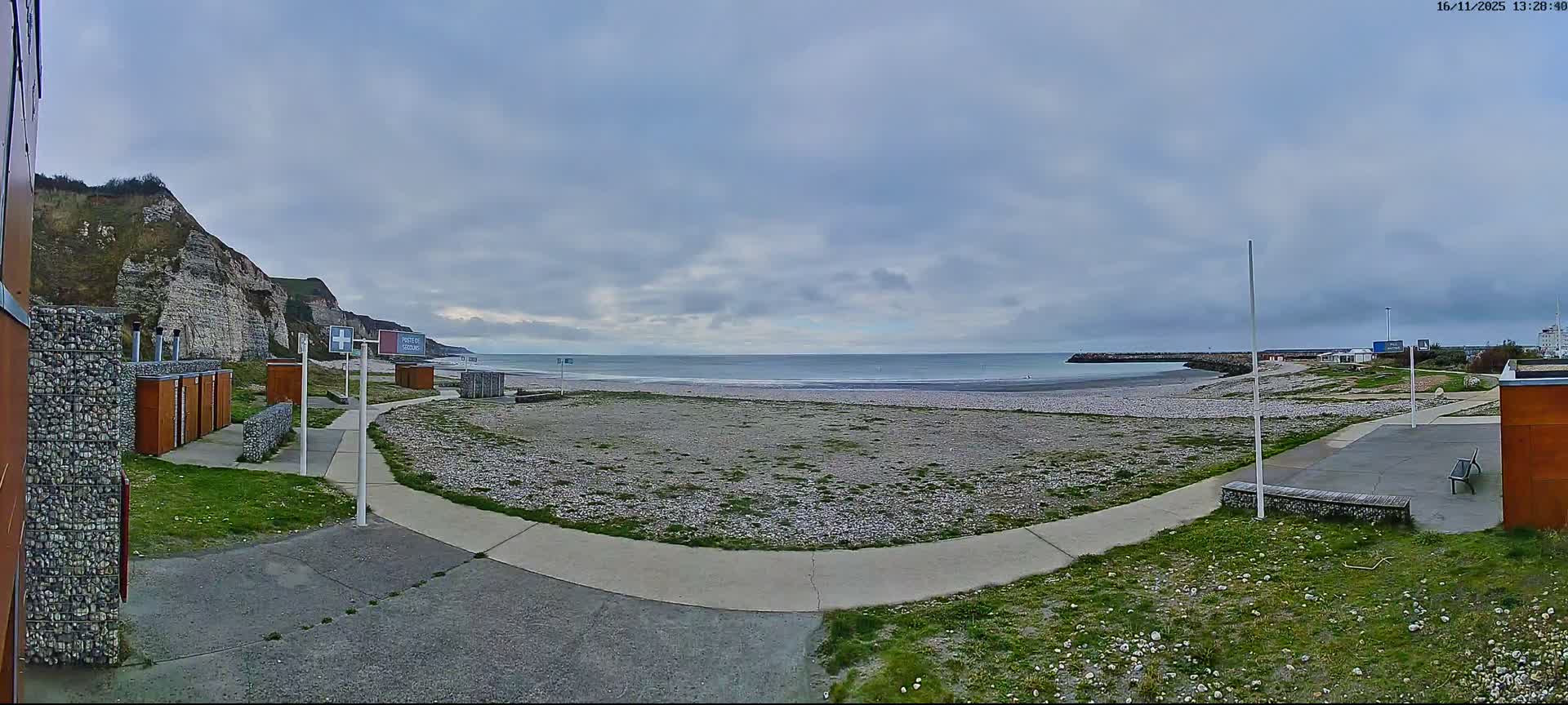 Plage de Saint-Jouin-Bruneval Beach Live Cam - Le Havre, Seine-Maritime, Normandie, France