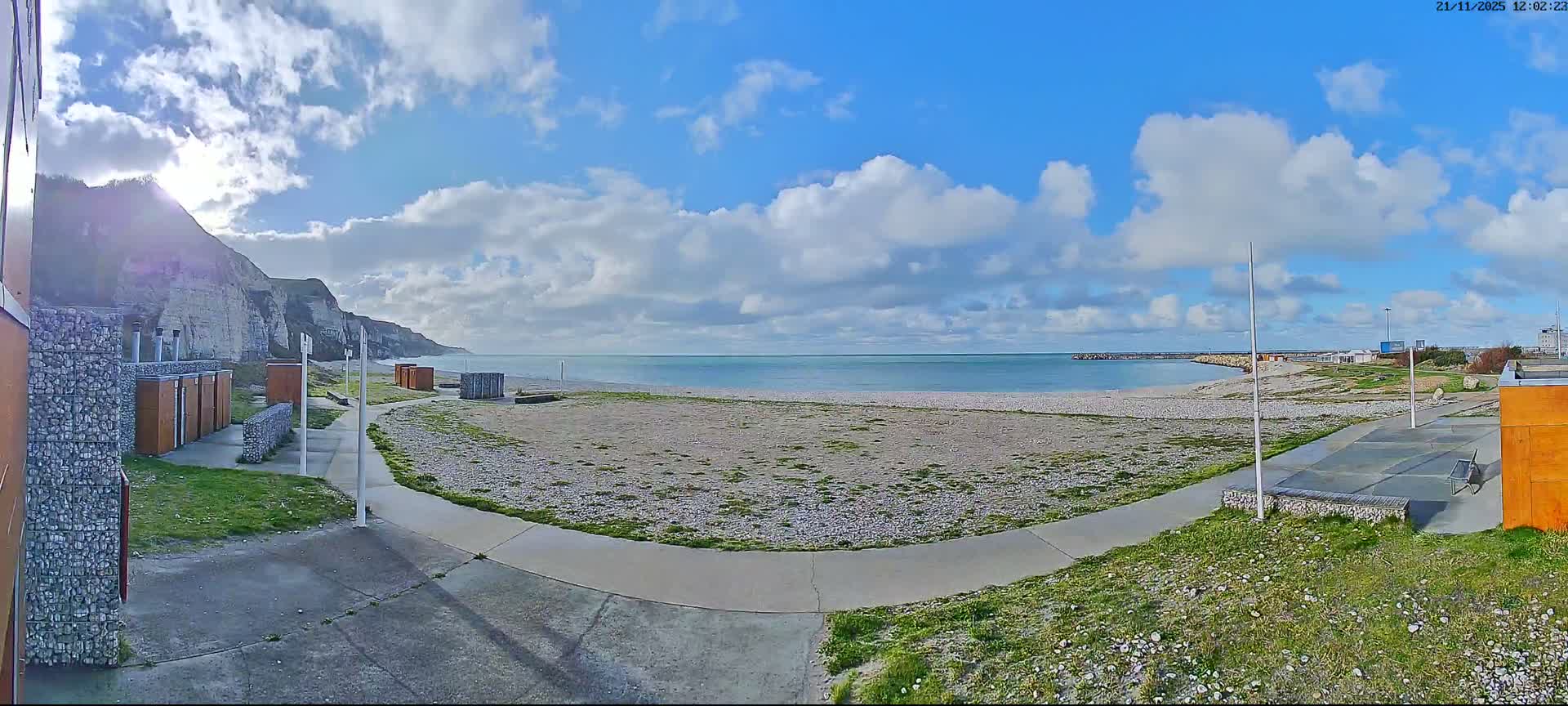 Plage de Saint-Jouin-Bruneval Beach Live Cam - Le Havre, Seine-Maritime, Normandie, France