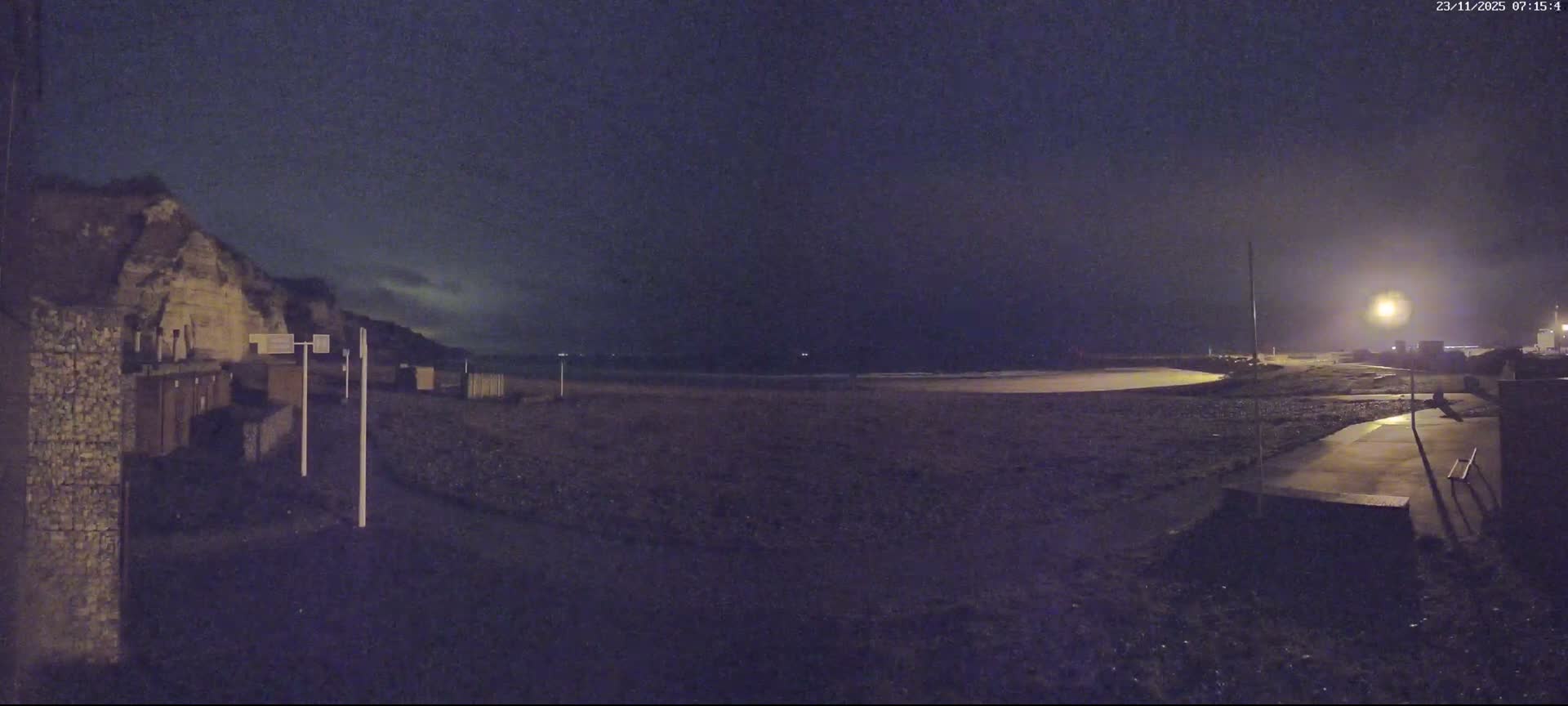 Plage de Saint-Jouin-Bruneval Beach Live Cam - Le Havre, Seine-Maritime, Normandie, France