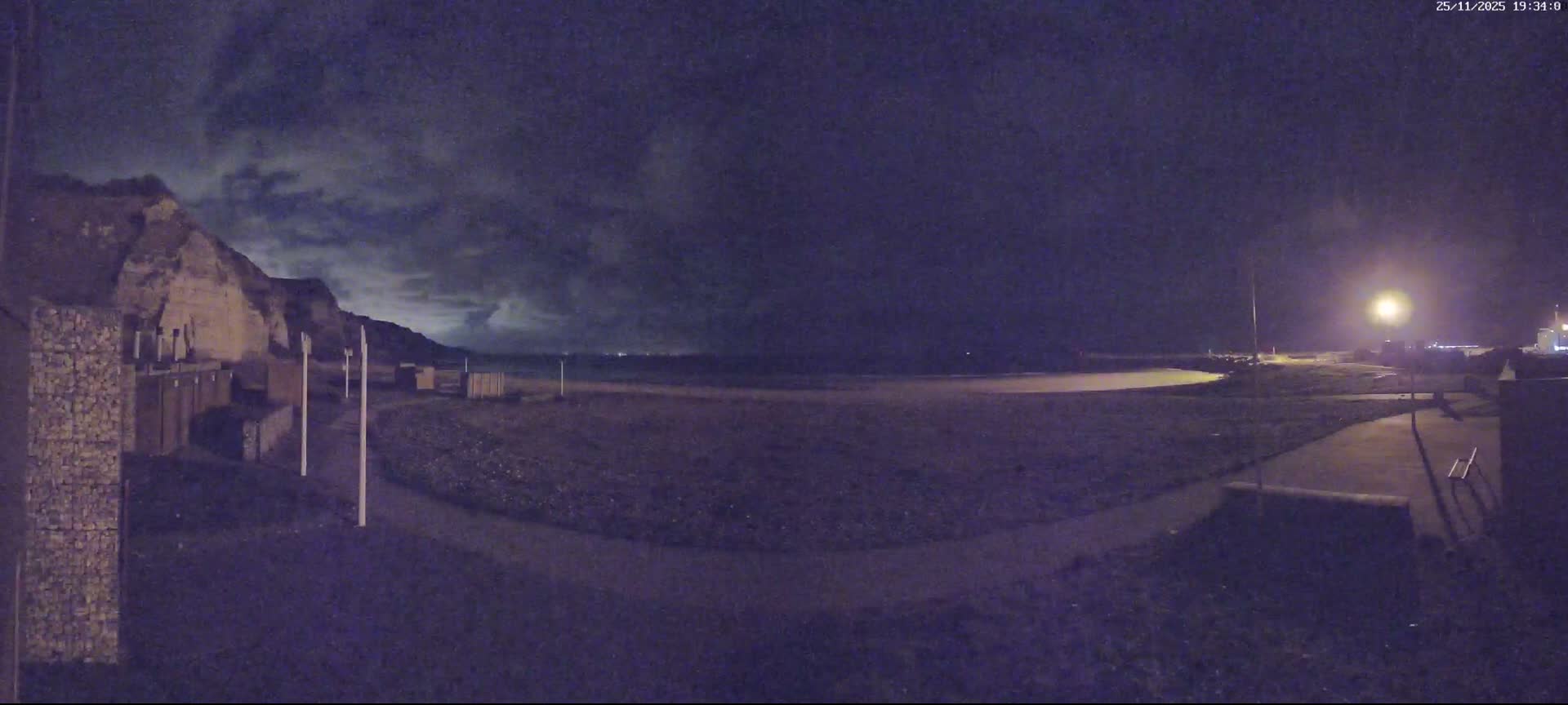 Plage de Saint-Jouin-Bruneval Beach Live Cam - Le Havre, Seine-Maritime, Normandie, France