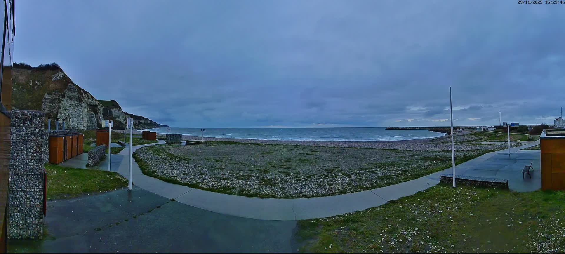 Plage de Saint-Jouin-Bruneval Beach Live Cam - Le Havre, Seine-Maritime, Normandie, France