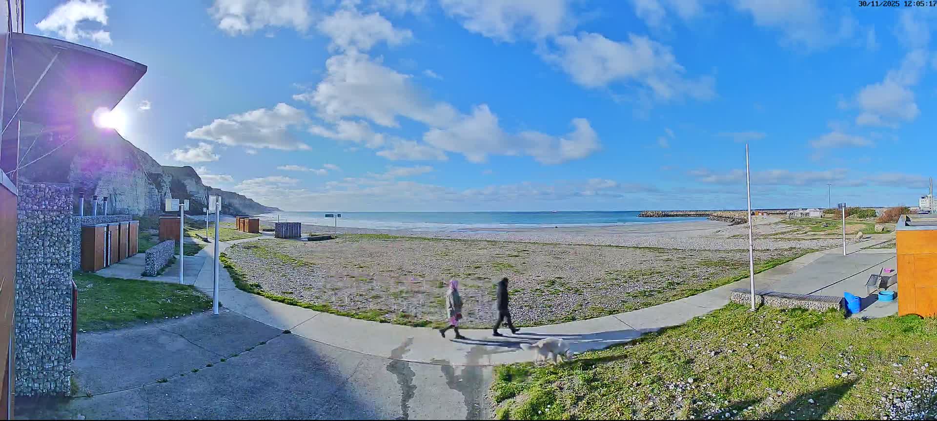 Plage de Saint-Jouin-Bruneval Beach Live Cam - Le Havre, Seine-Maritime, Normandie, France