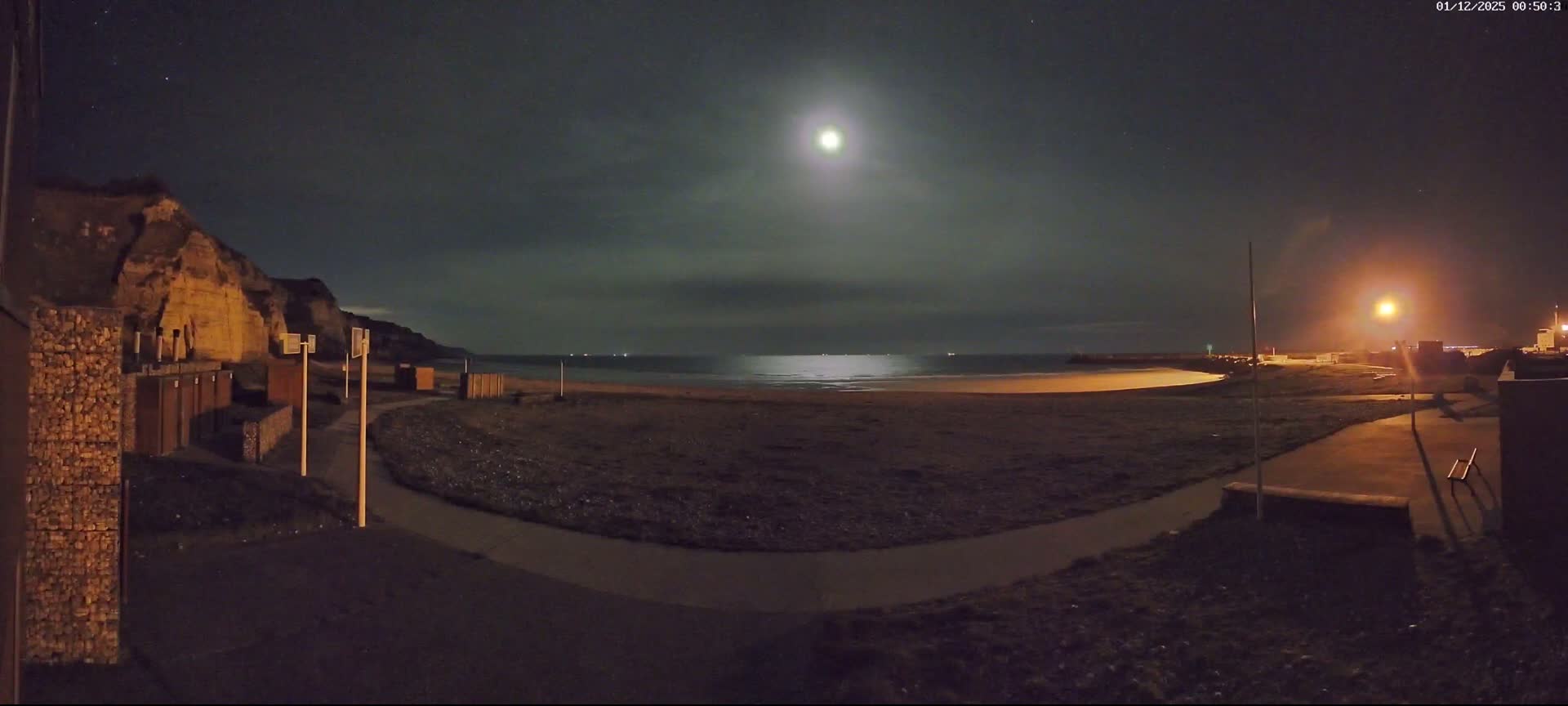 Plage de Saint-Jouin-Bruneval Beach Live Cam - Le Havre, Seine-Maritime, Normandie, France