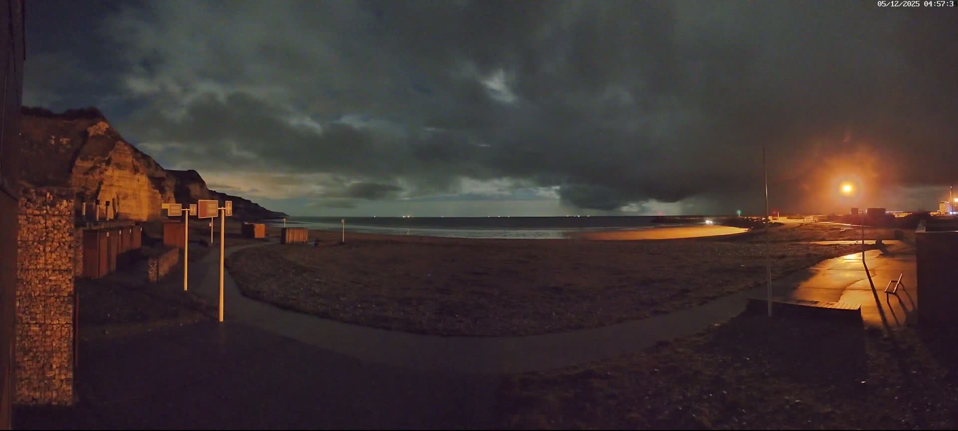 Plage de Saint-Jouin-Bruneval Beach Live Cam - Le Havre, Seine-Maritime, Normandie, France