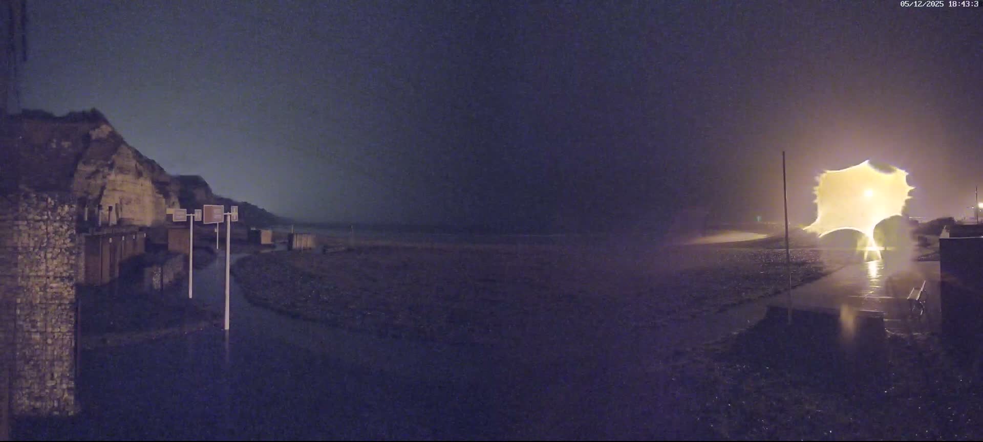 Plage de Saint-Jouin-Bruneval Beach Live Cam - Le Havre, Seine-Maritime, Normandie, France