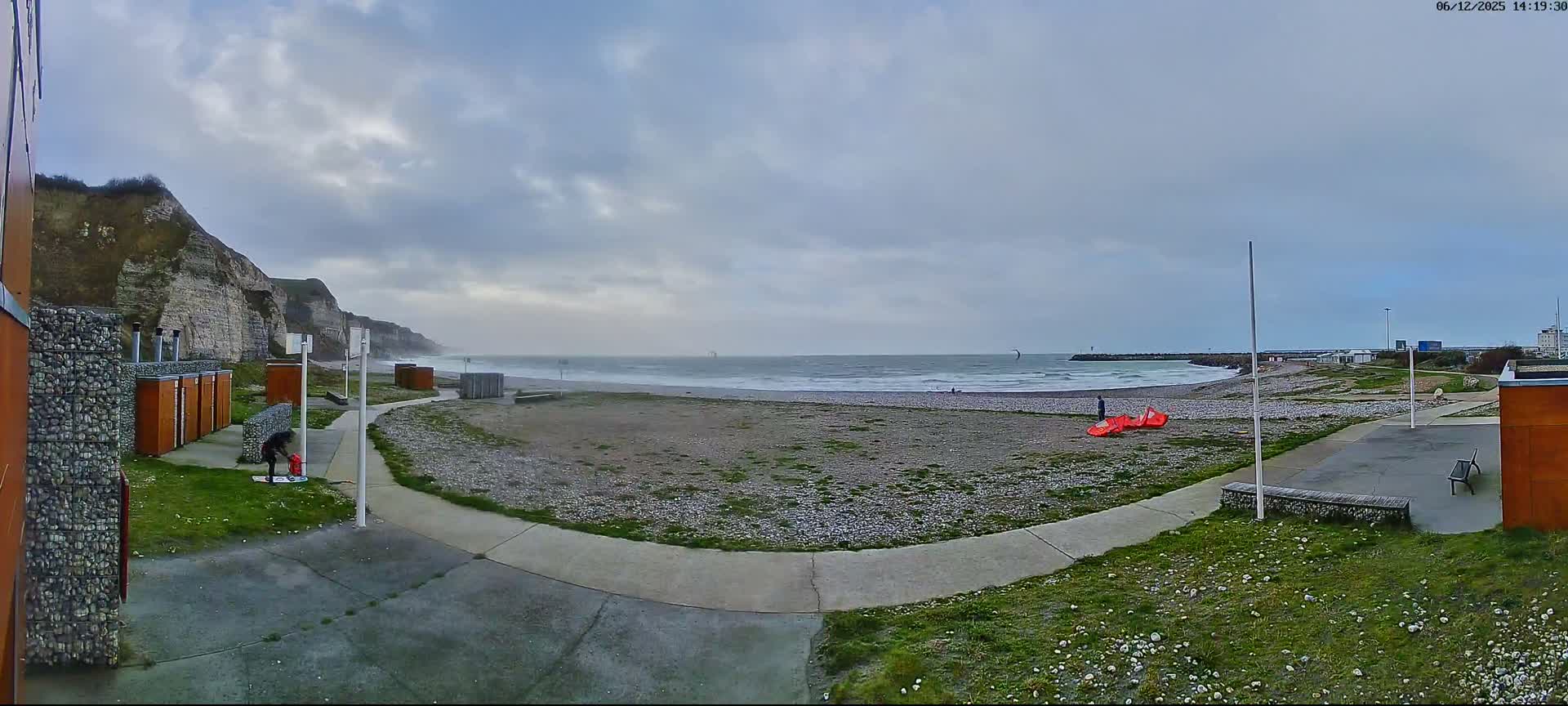 Plage de Saint-Jouin-Bruneval Beach Live Cam - Le Havre, Seine-Maritime, Normandie, France