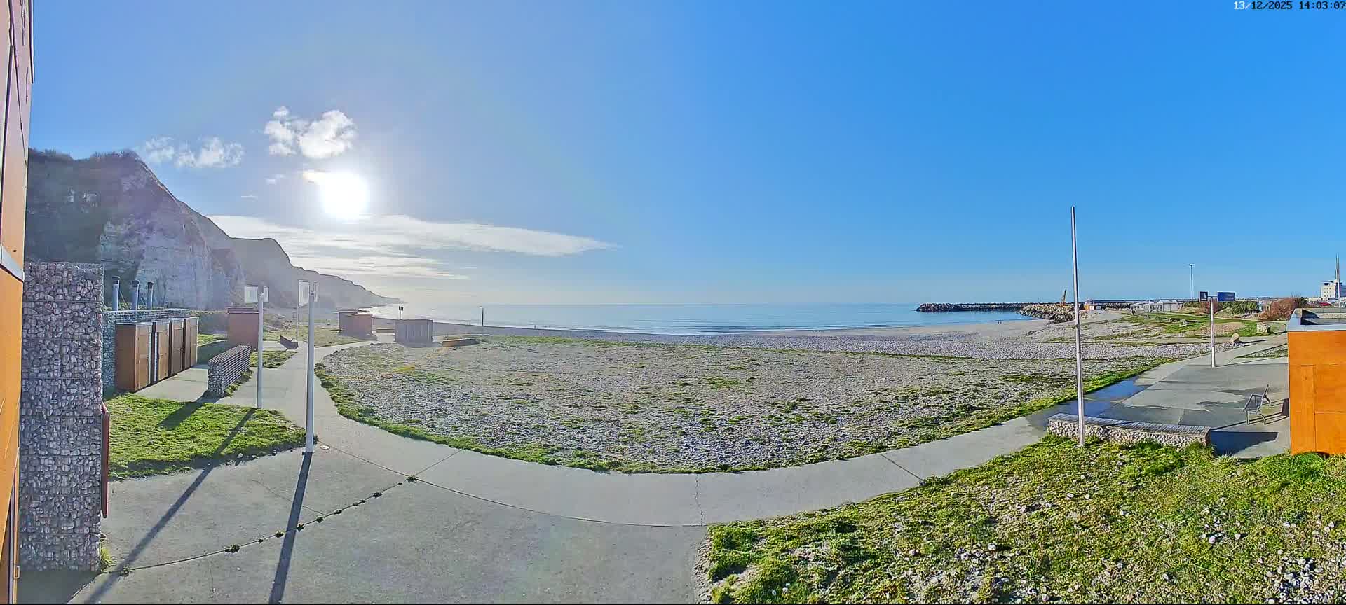 Plage de Saint-Jouin-Bruneval Beach Live Cam - Le Havre, Seine-Maritime, Normandie, France