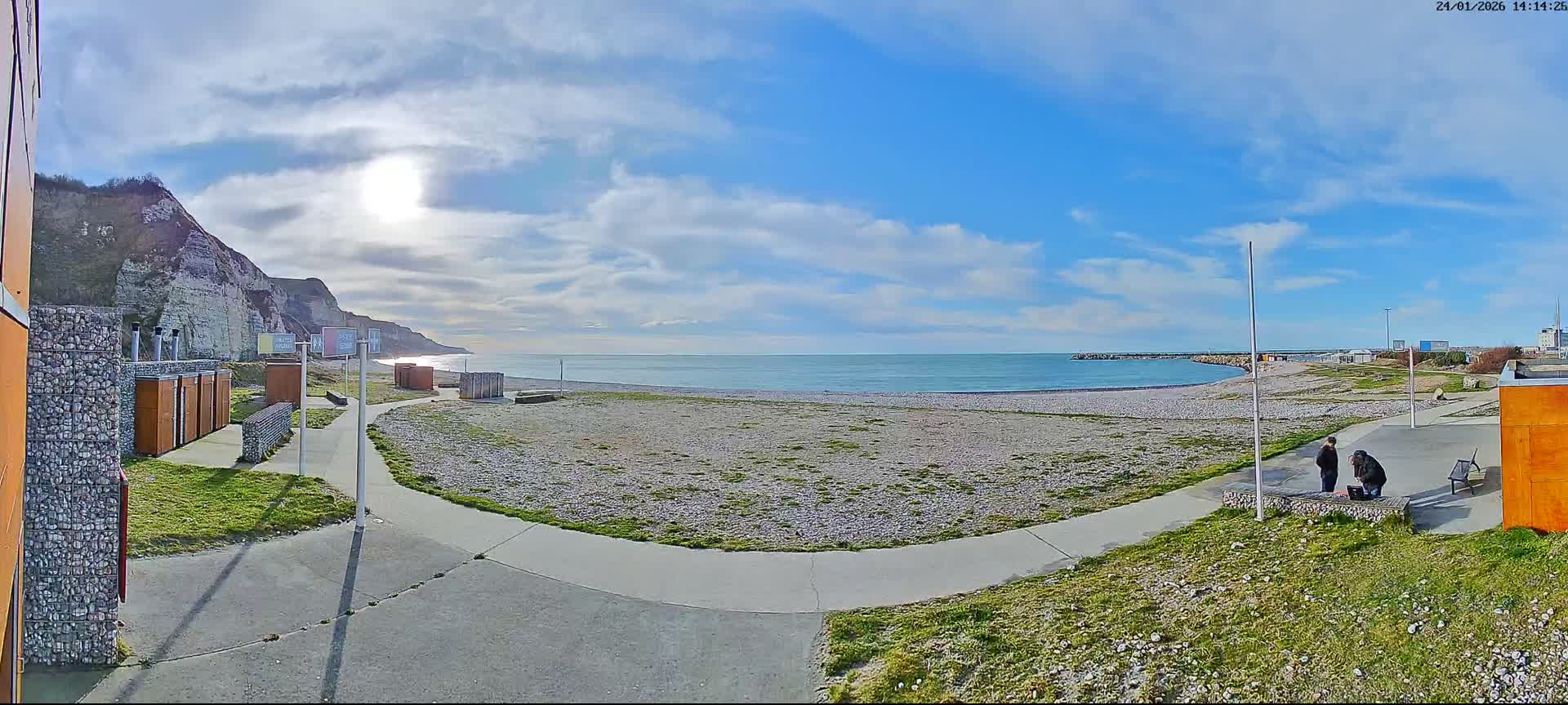 Plage de Saint-Jouin-Bruneval Beach Live Cam - Le Havre, Seine-Maritime, Normandie, France
