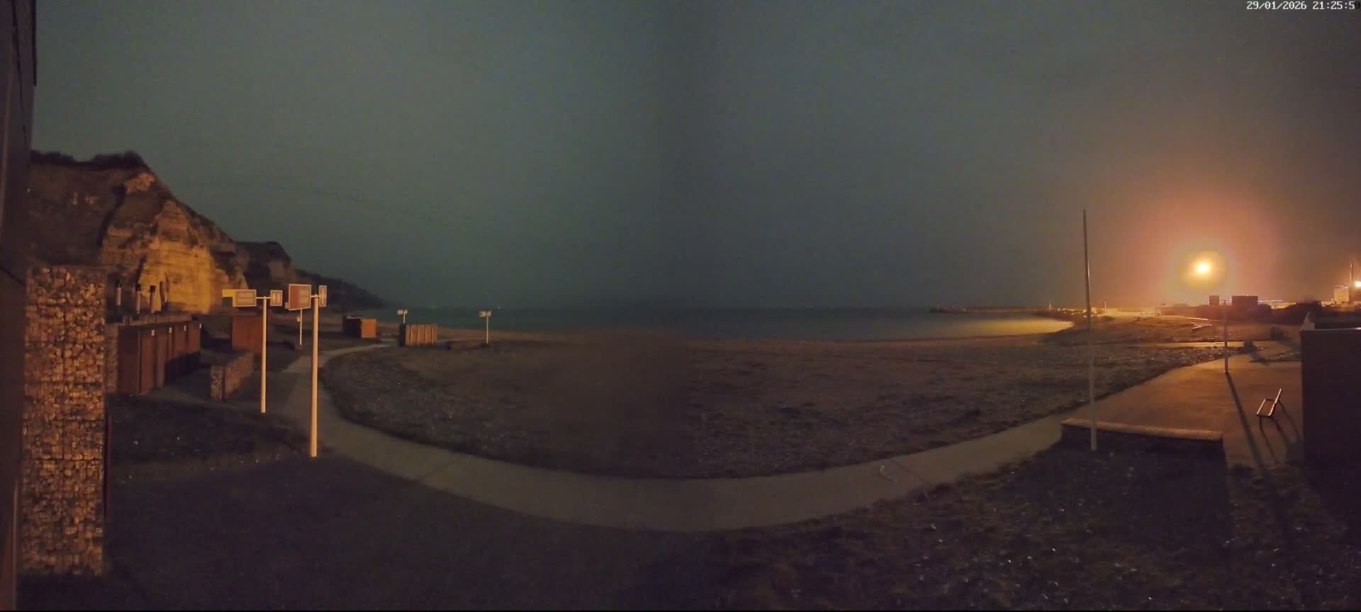 Plage de Saint-Jouin-Bruneval Beach Live Cam - Le Havre, Seine-Maritime, Normandie, France