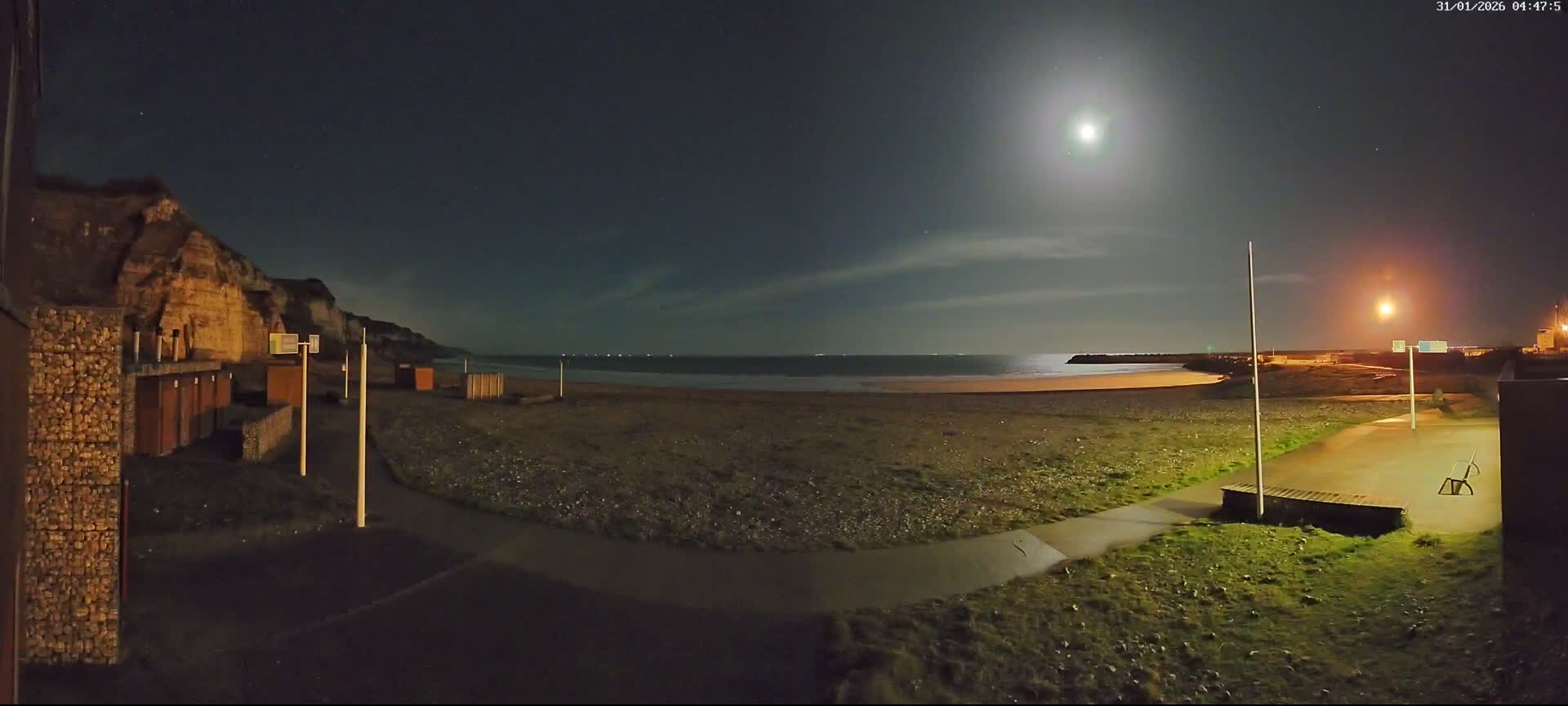 Plage de Saint-Jouin-Bruneval Beach Live Cam - Le Havre, Seine-Maritime, Normandie, France