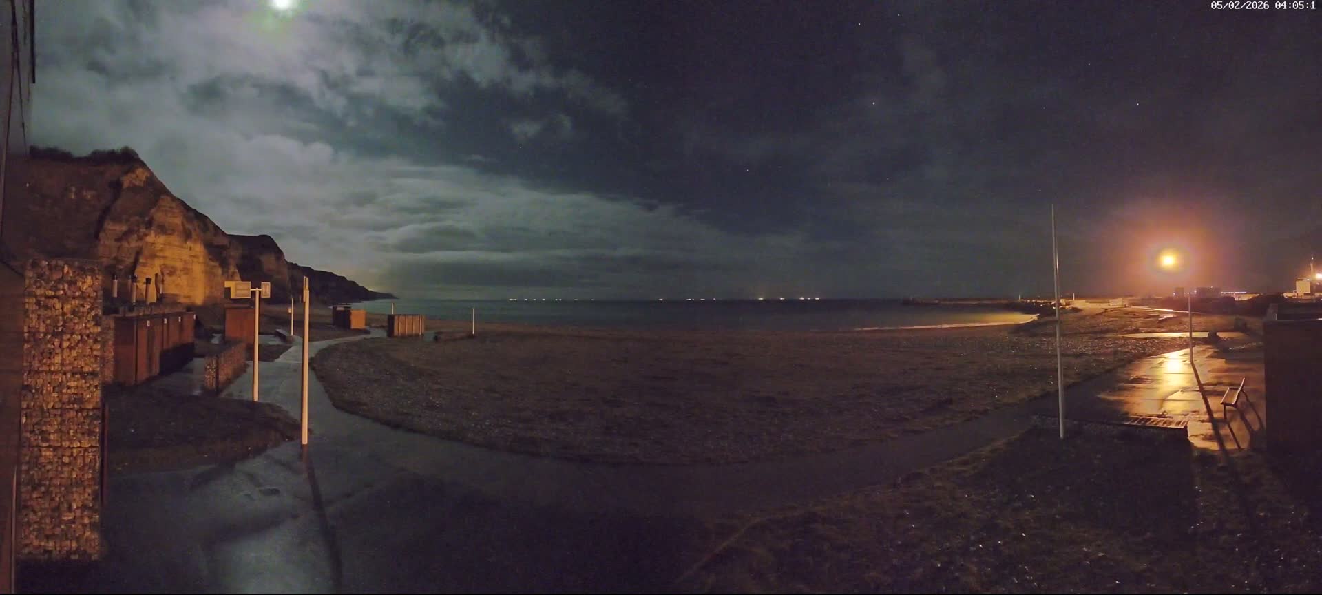 Plage de Saint-Jouin-Bruneval Beach Live Cam - Le Havre, Seine-Maritime, Normandie, France