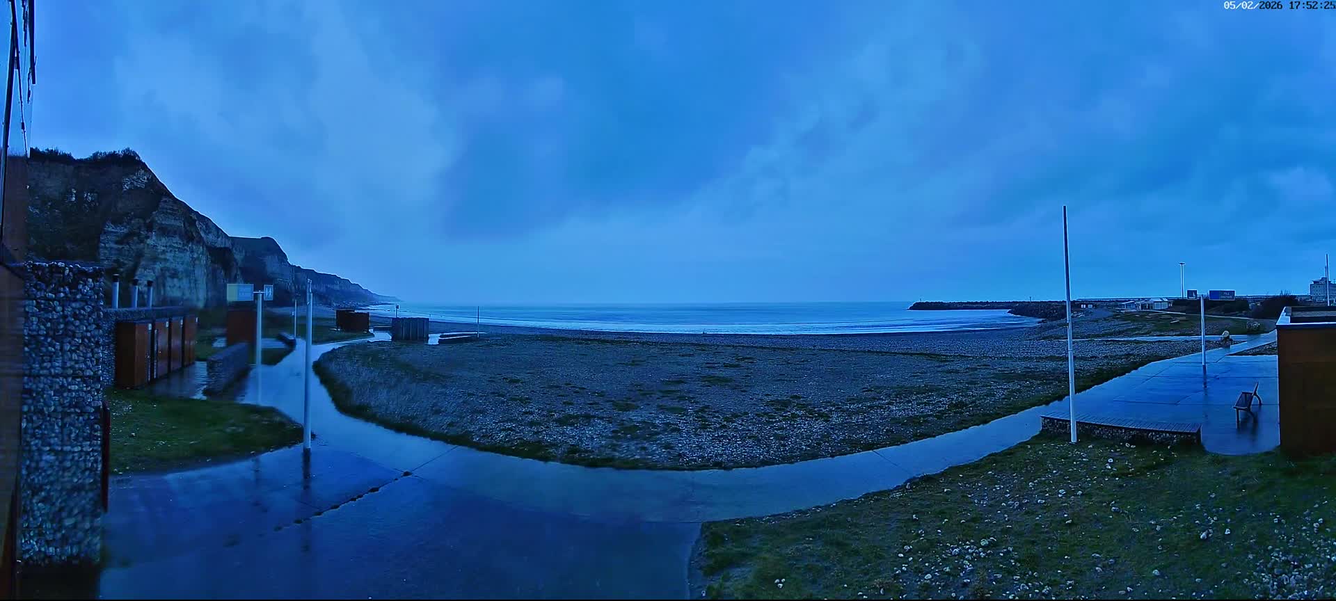 Plage de Saint-Jouin-Bruneval Beach Live Cam - Le Havre, Seine-Maritime, Normandie, France