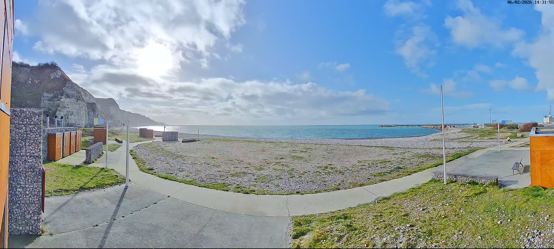Plage de Saint-Jouin-Bruneval Beach Live Cam - Le Havre, Seine-Maritime, Normandie, France
