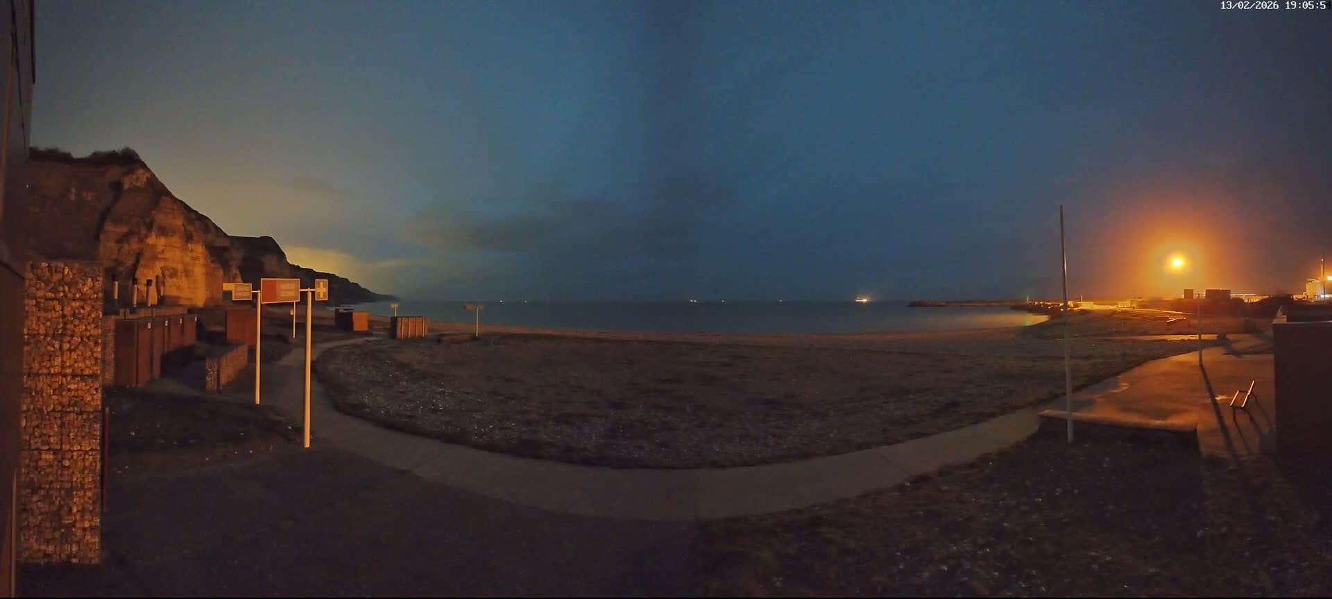 Plage de Saint-Jouin-Bruneval Beach Live Cam - Le Havre, Seine-Maritime, Normandie, France