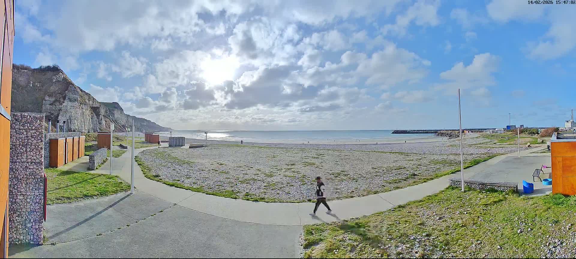 Plage de Saint-Jouin-Bruneval Beach Live Cam - Le Havre, Seine-Maritime, Normandie, France
