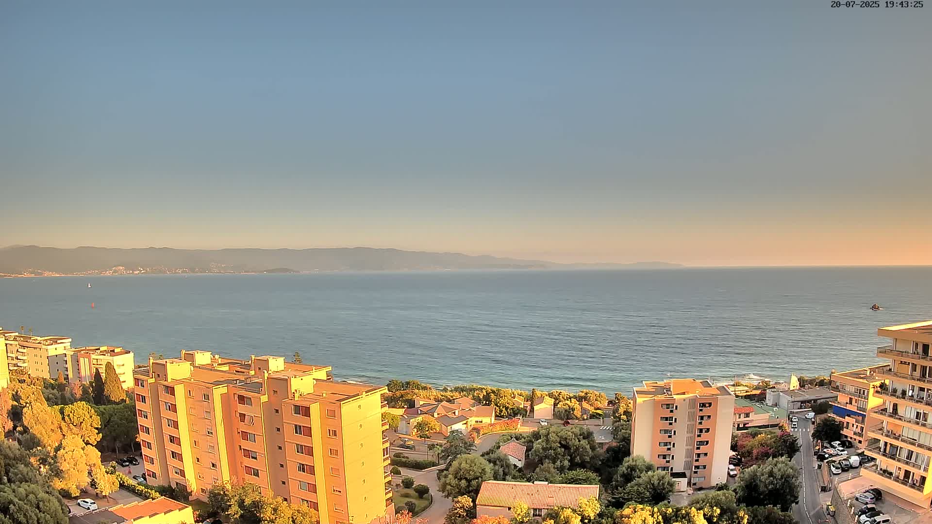 Ajaccio - Le Golfe d'Ajaccio Gulf & Coast Skyline Live Cam - Ajaccio, Corse-du-Sud, Corse , France
