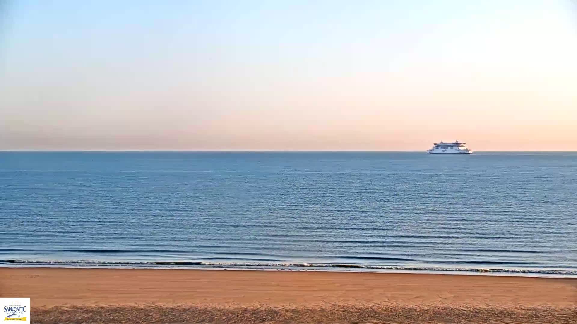 Plage de Sangatte Beach  Live Cam - Calais, Pas-de-Calais, Hauts-de-France, France