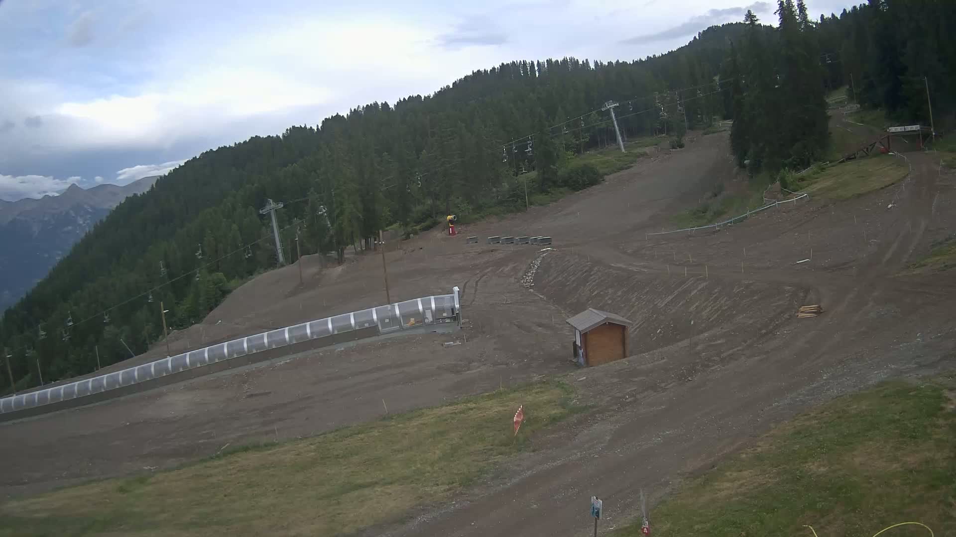 Puy-Saint-Vincent 1600 Ski Slopes Live Cam - Briancon, Hautes-Alpes, Provence-Alpes-Cote d’Azur, France