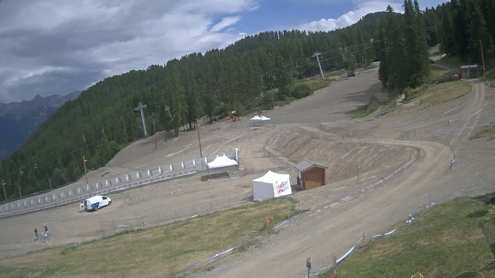 Puy-Saint-Vincent 1600 Ski Slopes Live Cam - Briancon, Hautes-Alpes, Provence-Alpes-Cote d’Azur, France
