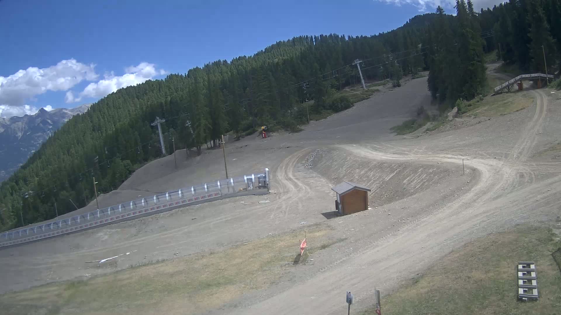 Puy-Saint-Vincent 1600 Ski Slopes Live Cam - Briancon, Hautes-Alpes, Provence-Alpes-Cote d’Azur, France