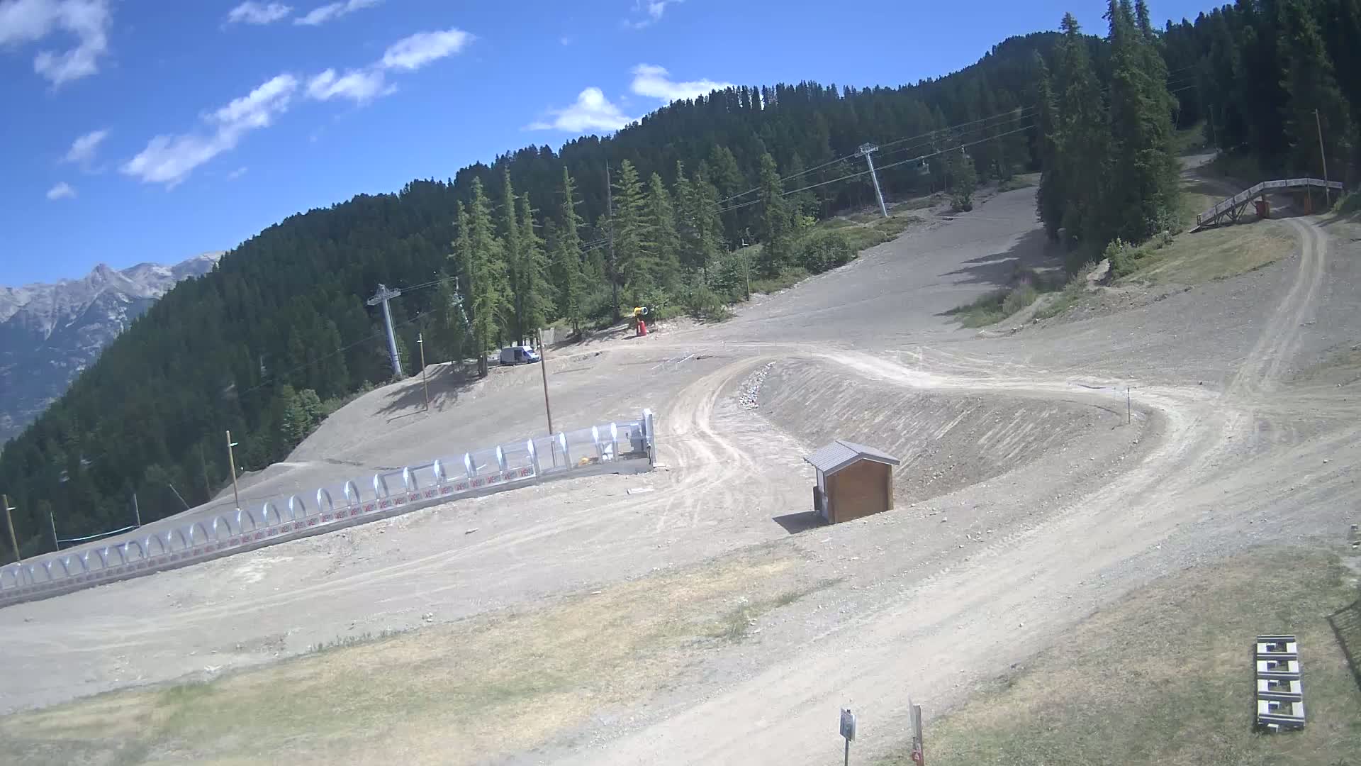 Puy-Saint-Vincent 1600 Ski Slopes Live Cam - Briancon, Hautes-Alpes, Provence-Alpes-Cote d’Azur, France