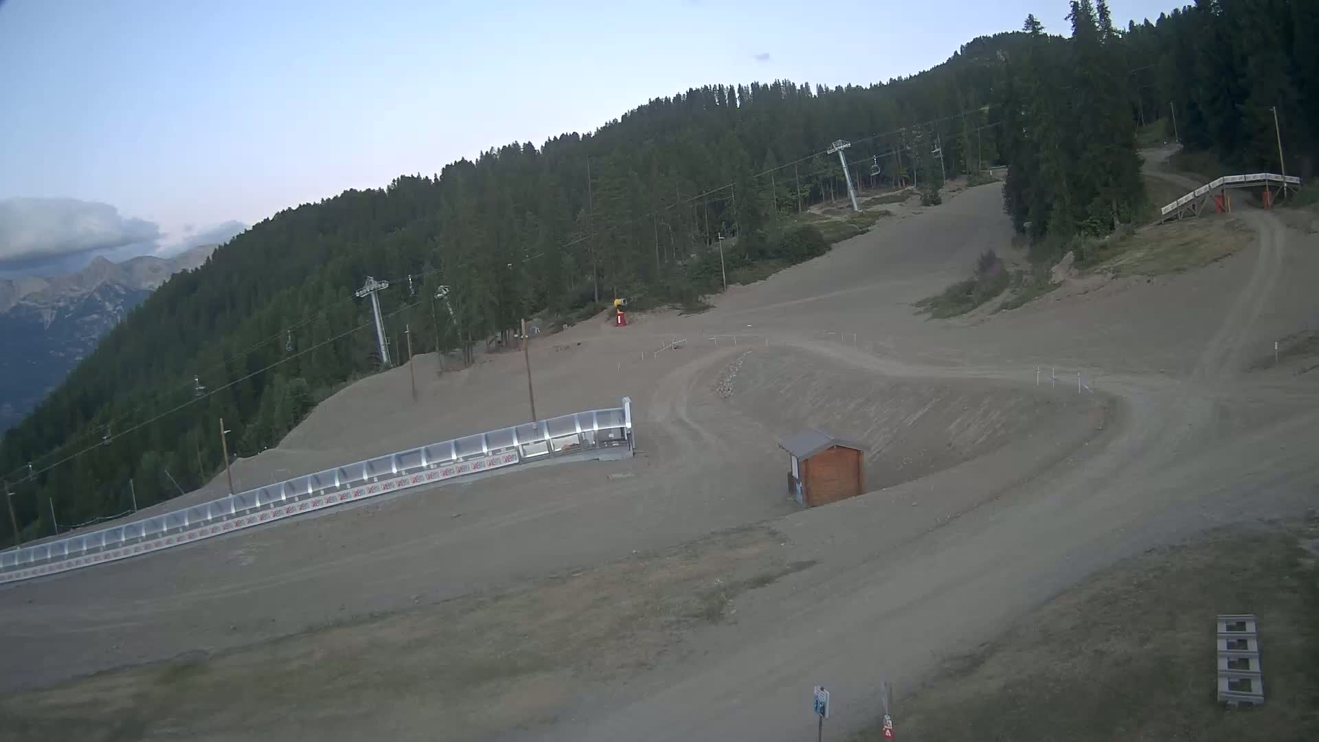 Puy-Saint-Vincent 1600 Ski Slopes Live Cam - Briancon, Hautes-Alpes, Provence-Alpes-Cote d’Azur, France