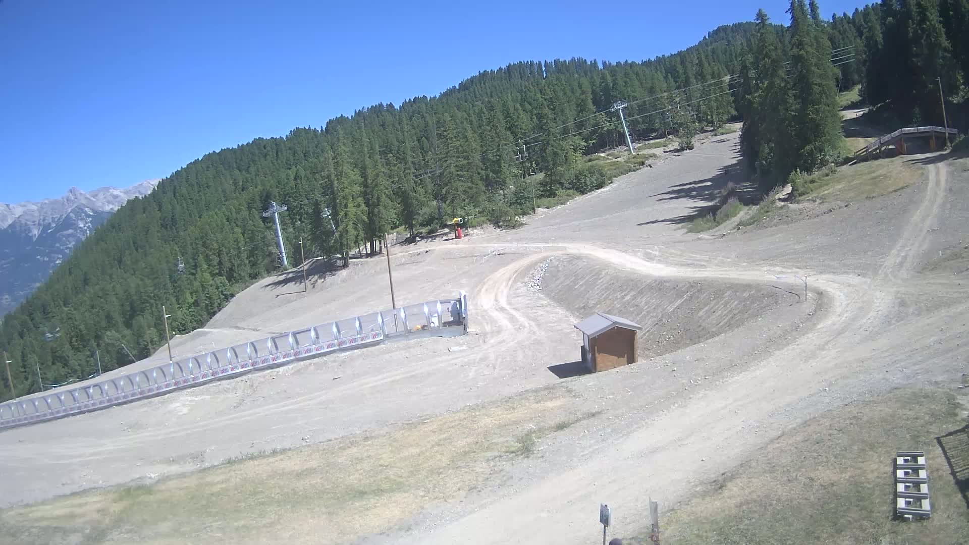 Puy-Saint-Vincent 1600 Ski Slopes Live Cam - Briancon, Hautes-Alpes, Provence-Alpes-Cote d’Azur, France