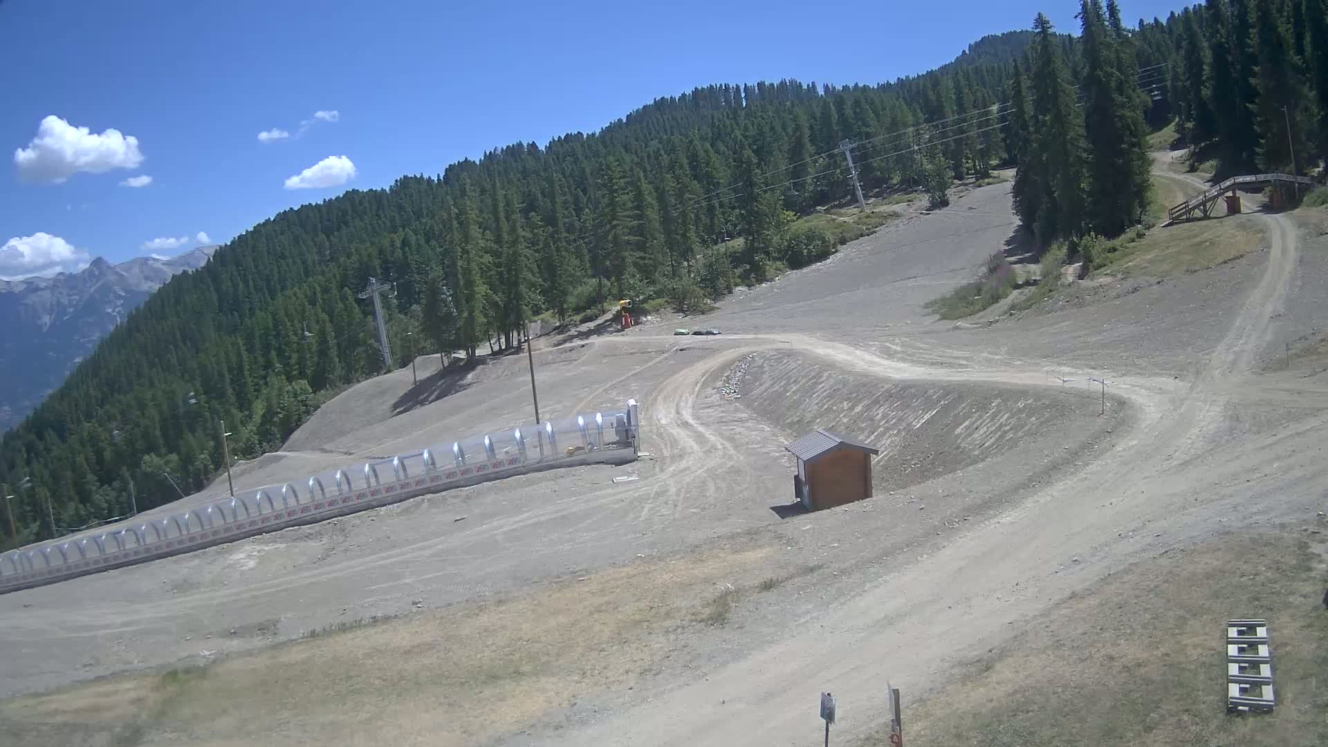 Puy-Saint-Vincent 1600 Ski Slopes Live Cam - Briancon, Hautes-Alpes, Provence-Alpes-Cote d’Azur, France