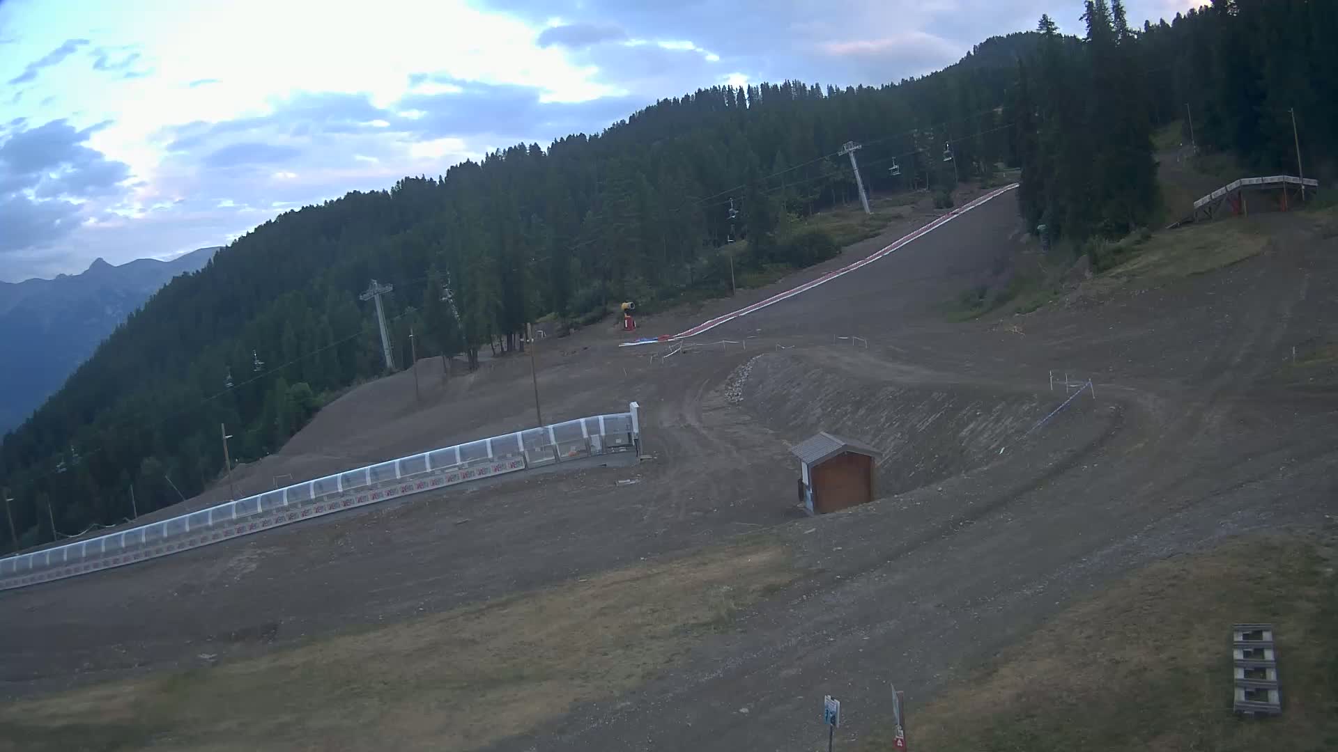 Puy-Saint-Vincent 1600 Ski Slopes Live Cam - Briancon, Hautes-Alpes, Provence-Alpes-Cote d’Azur, France