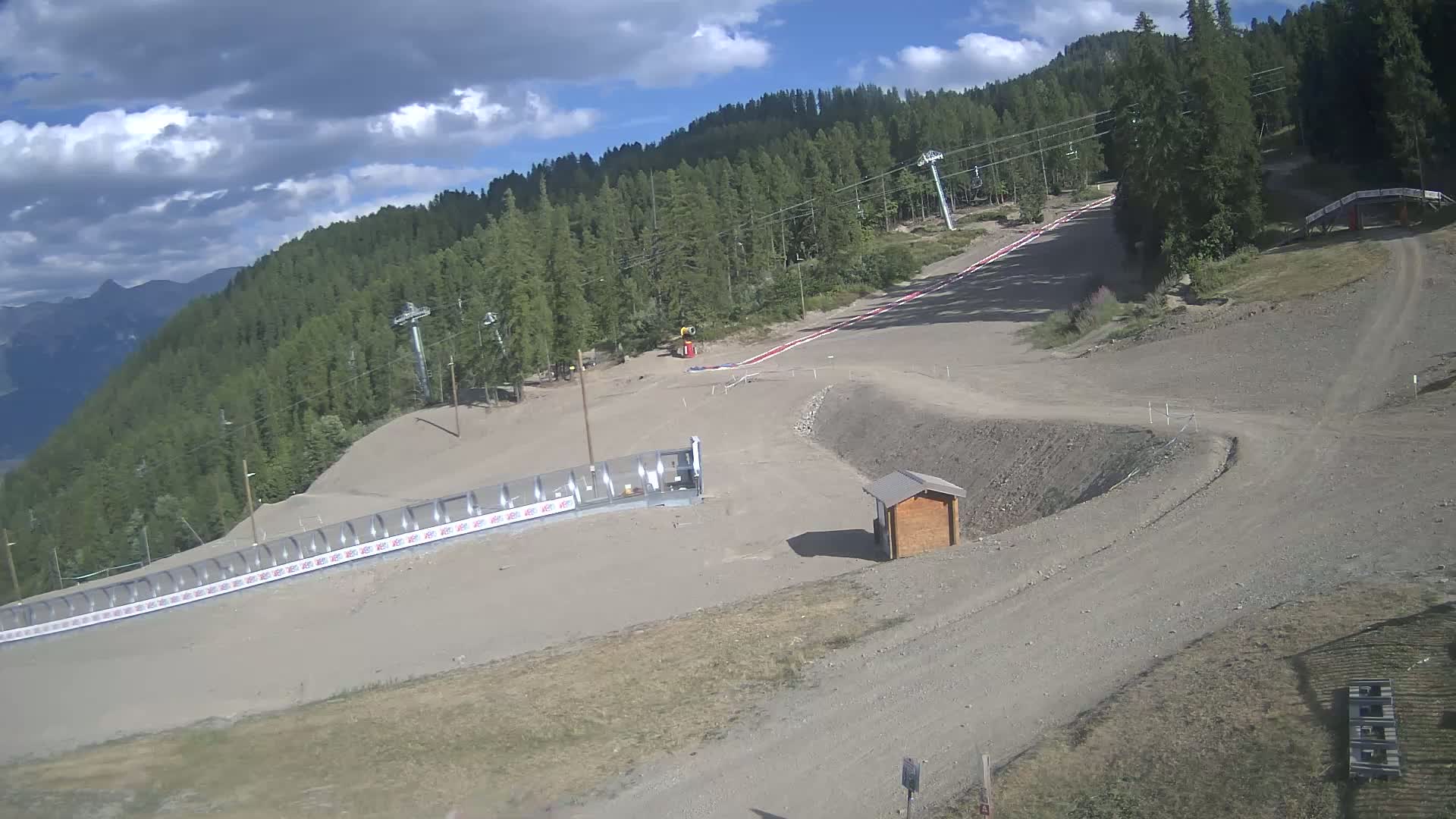 Puy-Saint-Vincent 1600 Ski Slopes Live Cam - Briancon, Hautes-Alpes, Provence-Alpes-Cote d’Azur, France