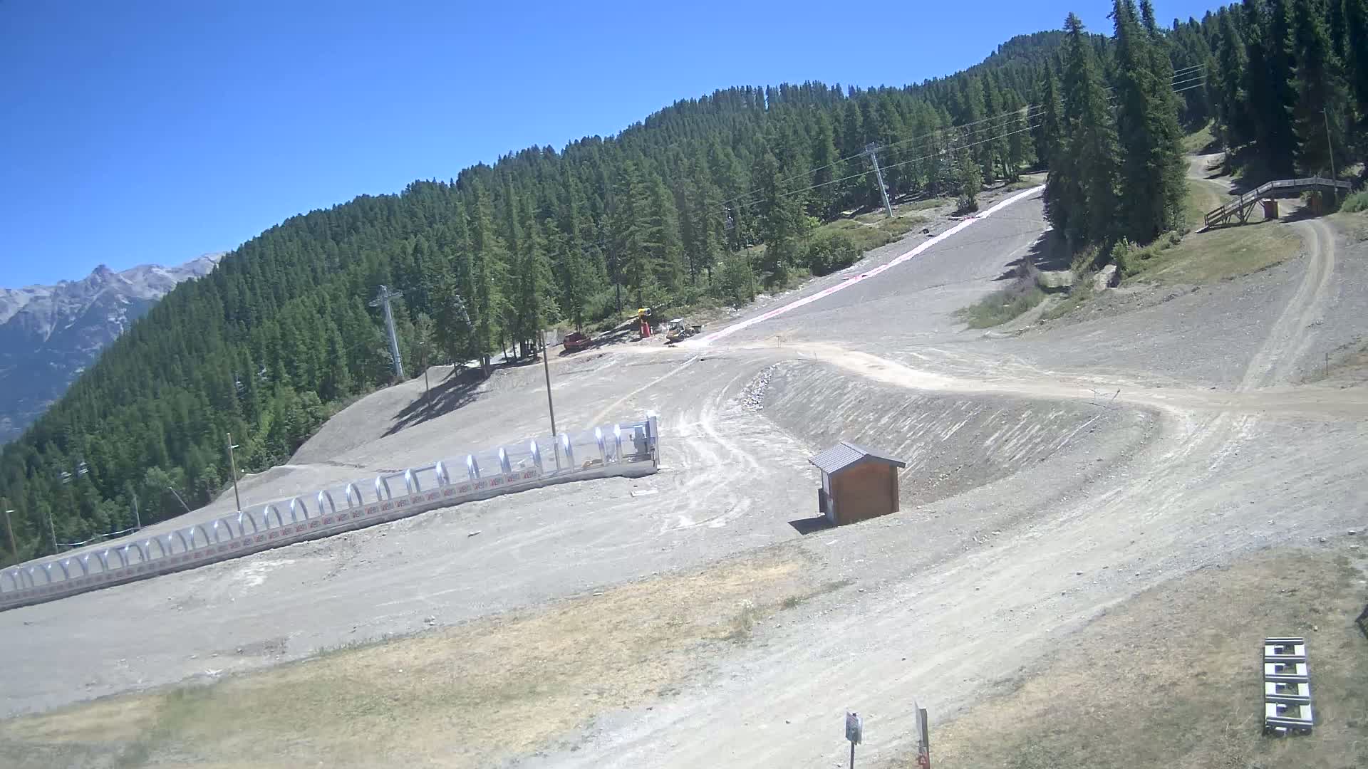 Puy-Saint-Vincent 1600 Ski Slopes Live Cam - Briancon, Hautes-Alpes, Provence-Alpes-Cote d’Azur, France