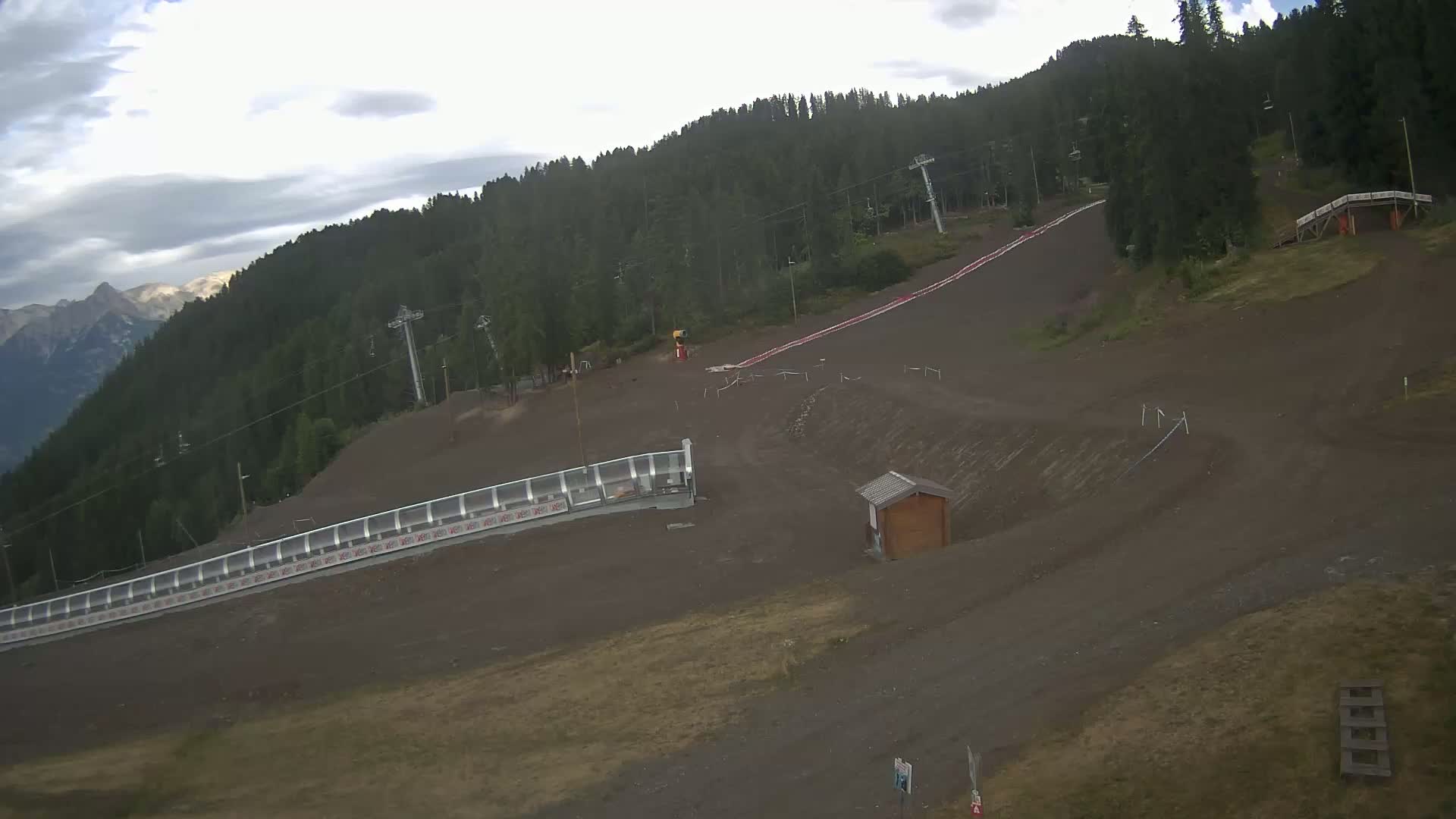 Puy-Saint-Vincent 1600 Ski Slopes Live Cam - Briancon, Hautes-Alpes, Provence-Alpes-Cote d’Azur, France