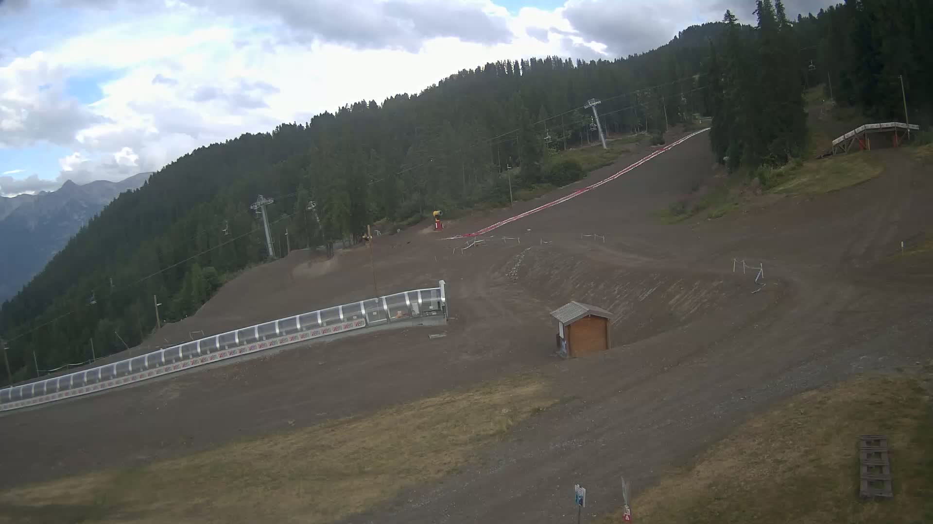 Puy-Saint-Vincent 1600 Ski Slopes Live Cam - Briancon, Hautes-Alpes, Provence-Alpes-Cote d’Azur, France