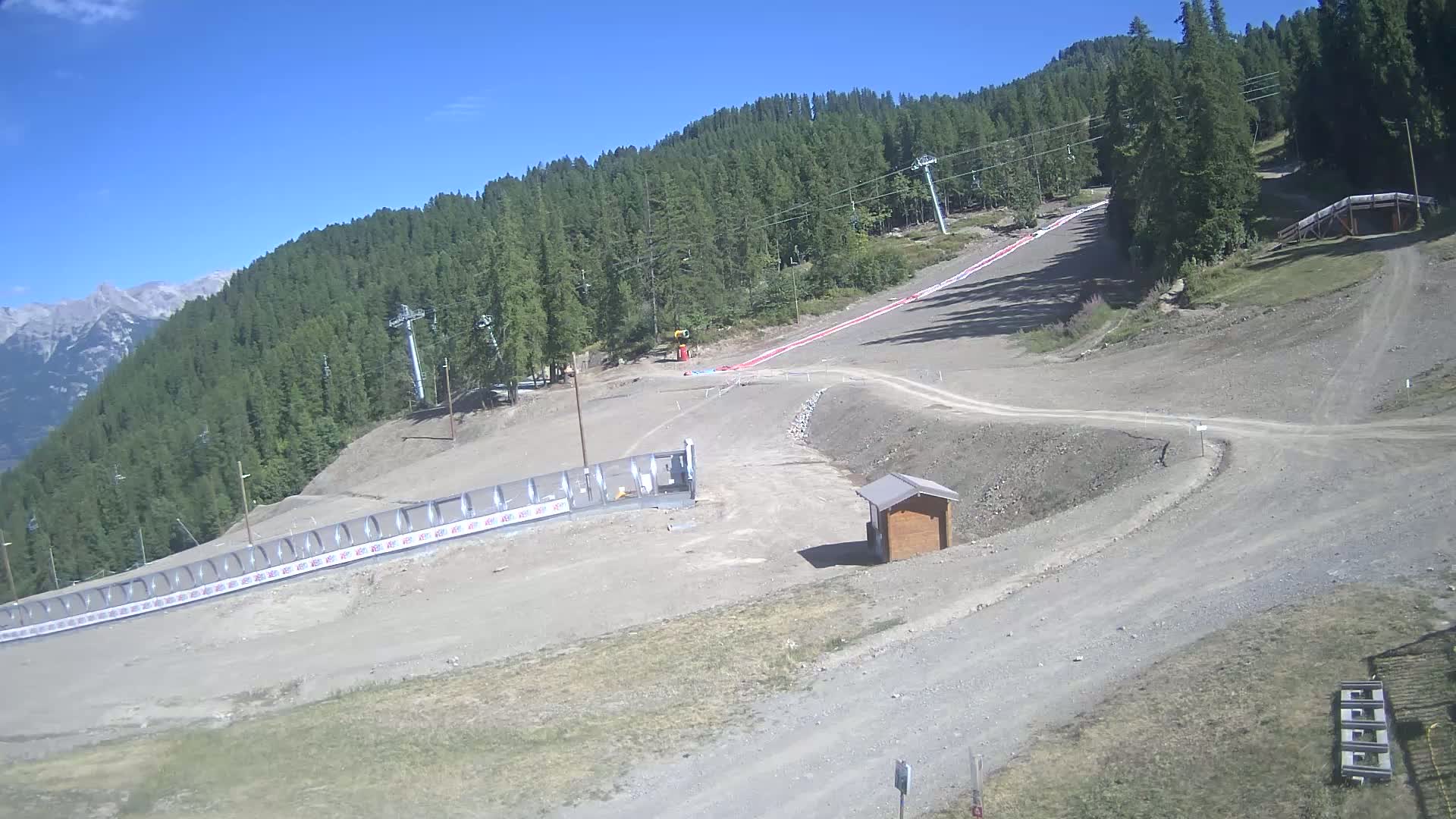 Puy-Saint-Vincent 1600 Ski Slopes Live Cam - Briancon, Hautes-Alpes, Provence-Alpes-Cote d’Azur, France