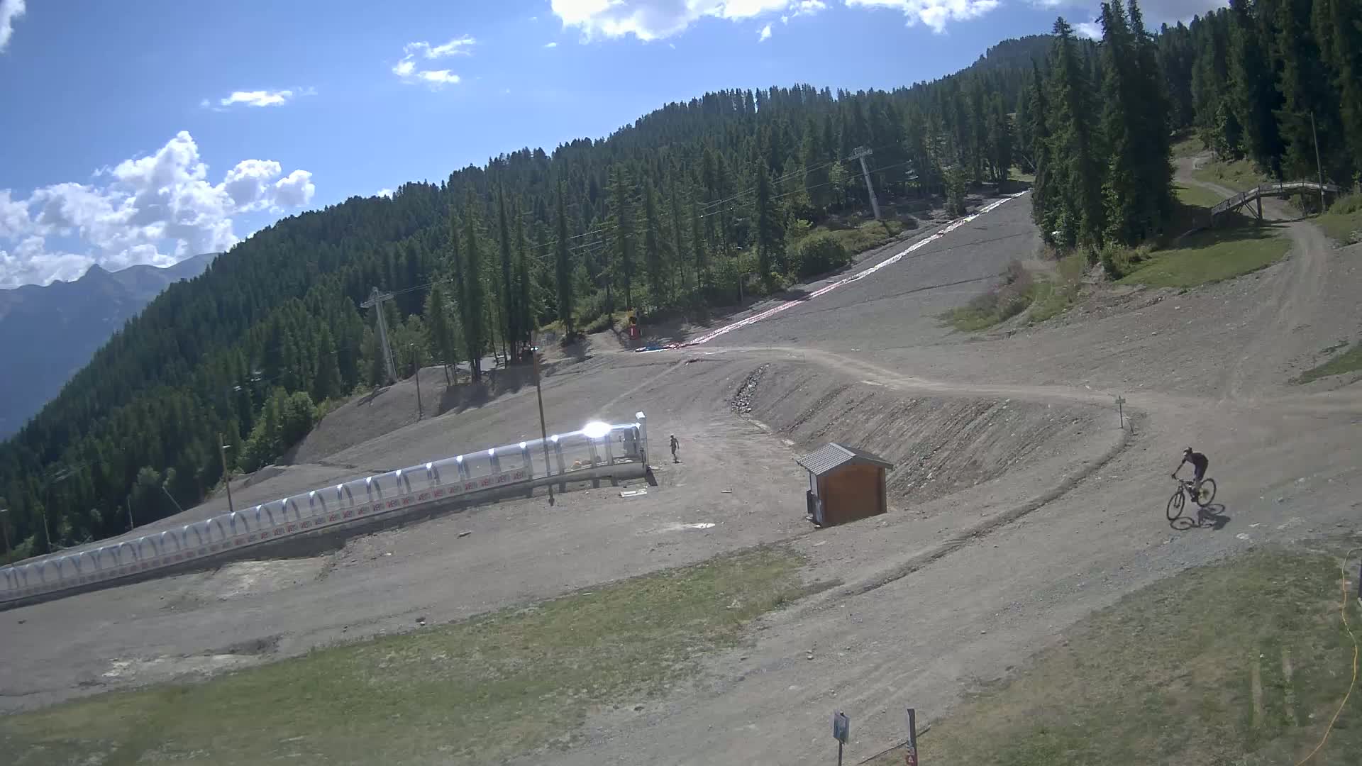 Puy-Saint-Vincent 1600 Ski Slopes Live Cam - Briancon, Hautes-Alpes, Provence-Alpes-Cote d’Azur, France