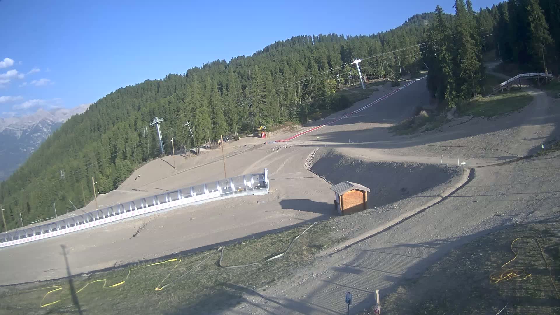 Puy-Saint-Vincent 1600 Ski Slopes Live Cam - Briancon, Hautes-Alpes, Provence-Alpes-Cote d’Azur, France