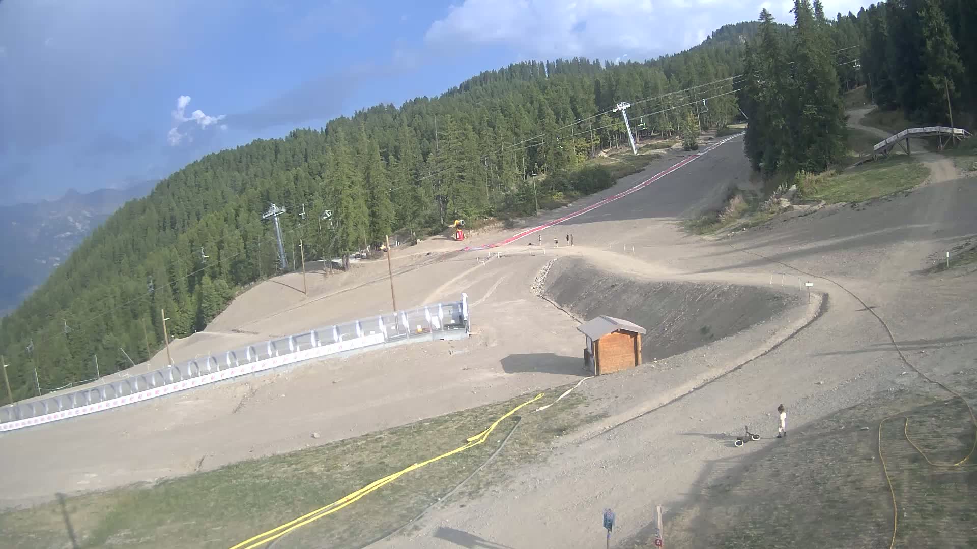 Puy-Saint-Vincent 1600 Ski Slopes Live Cam - Briancon, Hautes-Alpes, Provence-Alpes-Cote d’Azur, France