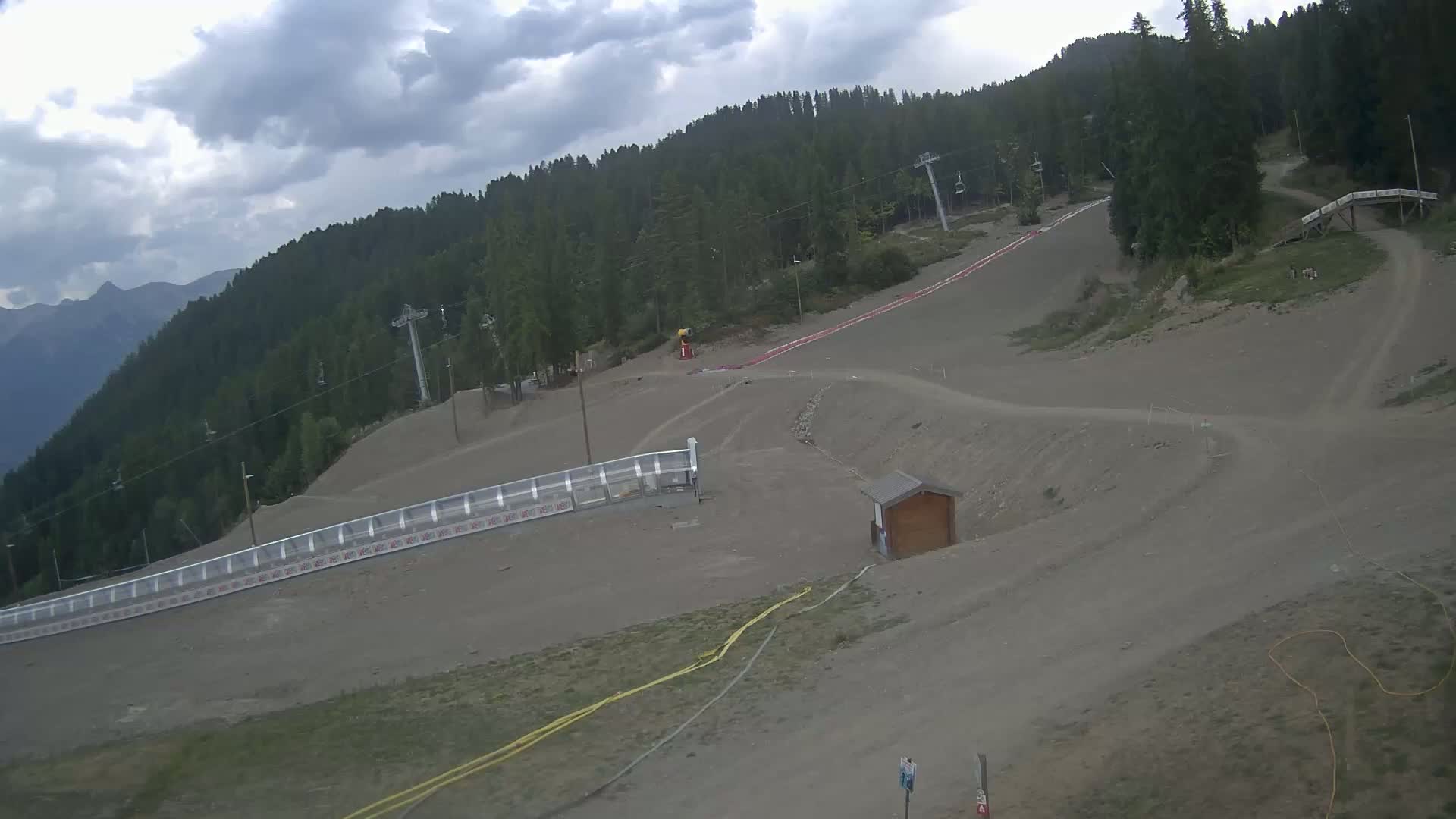 Puy-Saint-Vincent 1600 Ski Slopes Live Cam - Briancon, Hautes-Alpes, Provence-Alpes-Cote d’Azur, France