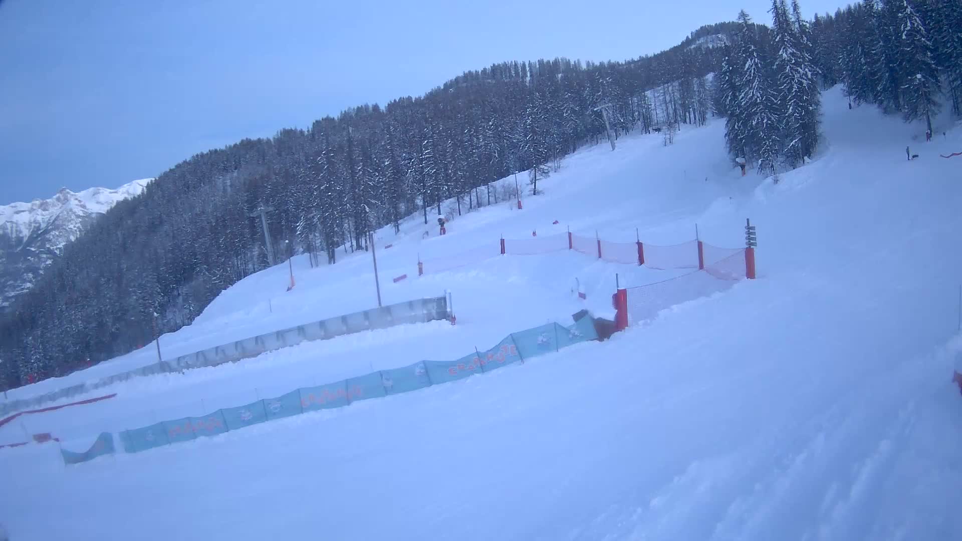 Puy-Saint-Vincent 1600 Ski Slopes Live Cam - Briancon, Hautes-Alpes, Provence-Alpes-Cote d’Azur, France