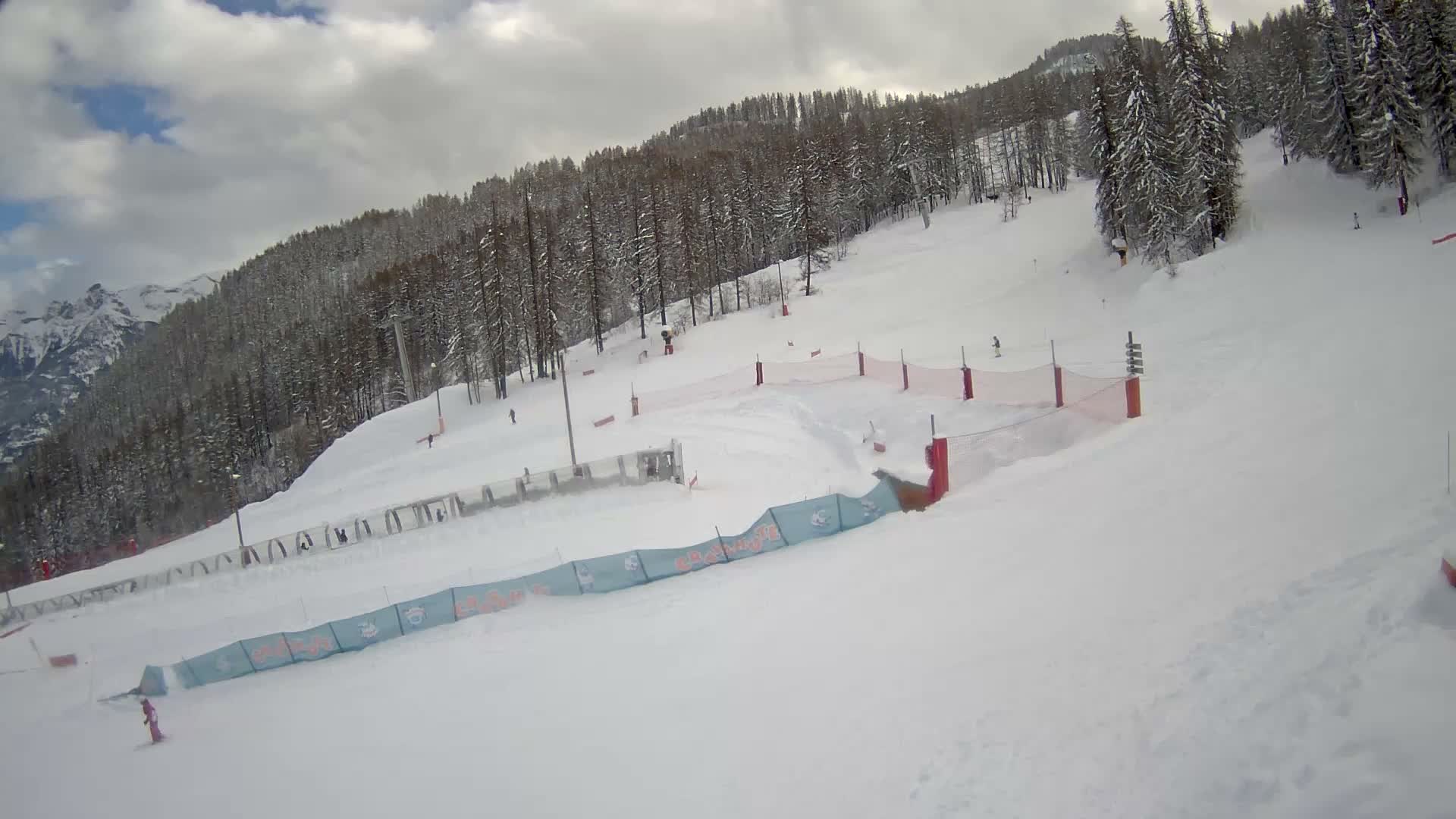 Puy-Saint-Vincent 1600 Ski Slopes Live Cam - Briancon, Hautes-Alpes, Provence-Alpes-Cote d’Azur, France