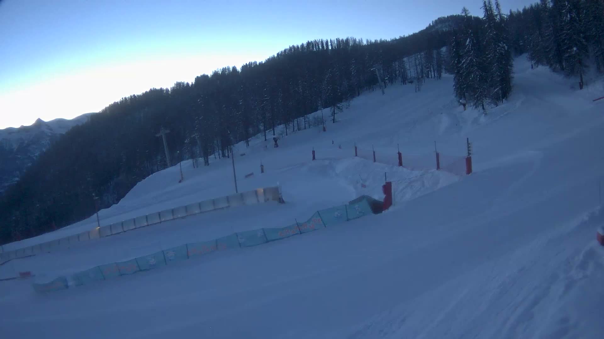 Puy-Saint-Vincent 1600 Ski Slopes Live Cam - Briancon, Hautes-Alpes, Provence-Alpes-Cote d’Azur, France