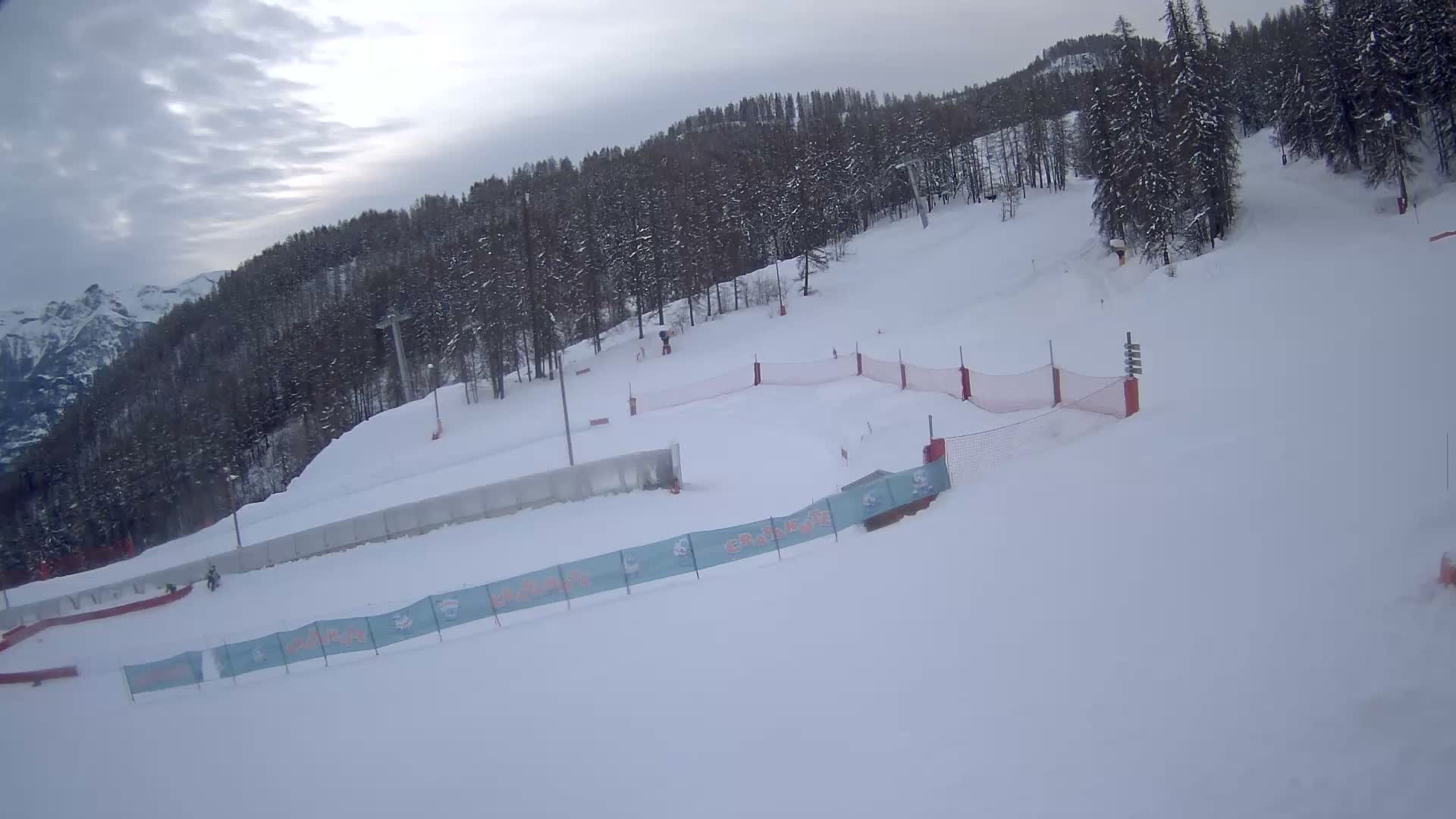 Puy-Saint-Vincent 1600 Ski Slopes Live Cam - Briancon, Hautes-Alpes, Provence-Alpes-Cote d’Azur, France