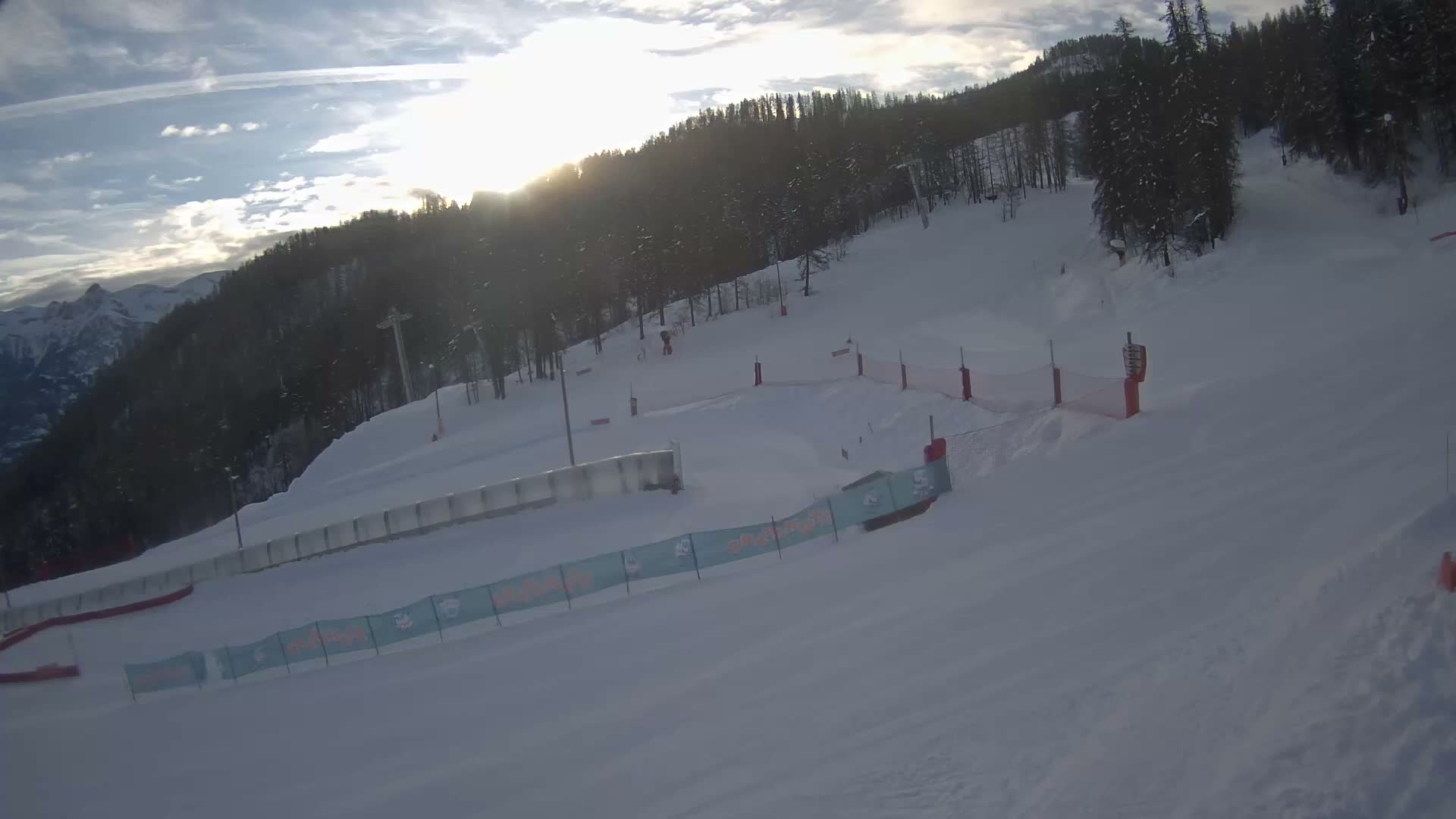Puy-Saint-Vincent 1600 Ski Slopes Live Cam - Briancon, Hautes-Alpes, Provence-Alpes-Cote d’Azur, France