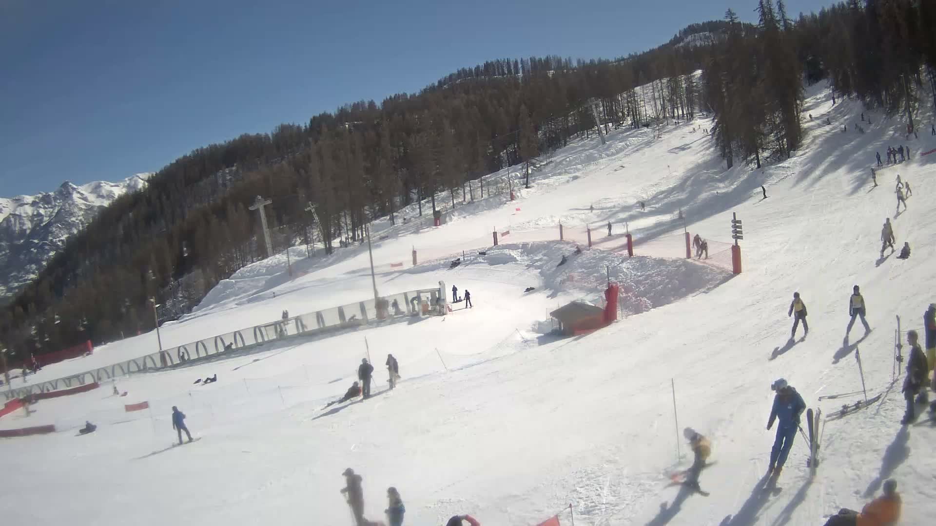 Puy-Saint-Vincent 1600 Ski Slopes Live Cam - Briancon, Hautes-Alpes, Provence-Alpes-Cote d’Azur, France