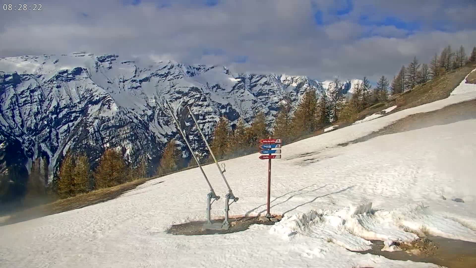 Puy-Saint-Vincent 2400 Ski Slopes & Alps Panoramic Live Cam - Briancon, Hautes-Alpes, Provence-Alpes-Cote d’Azur, France